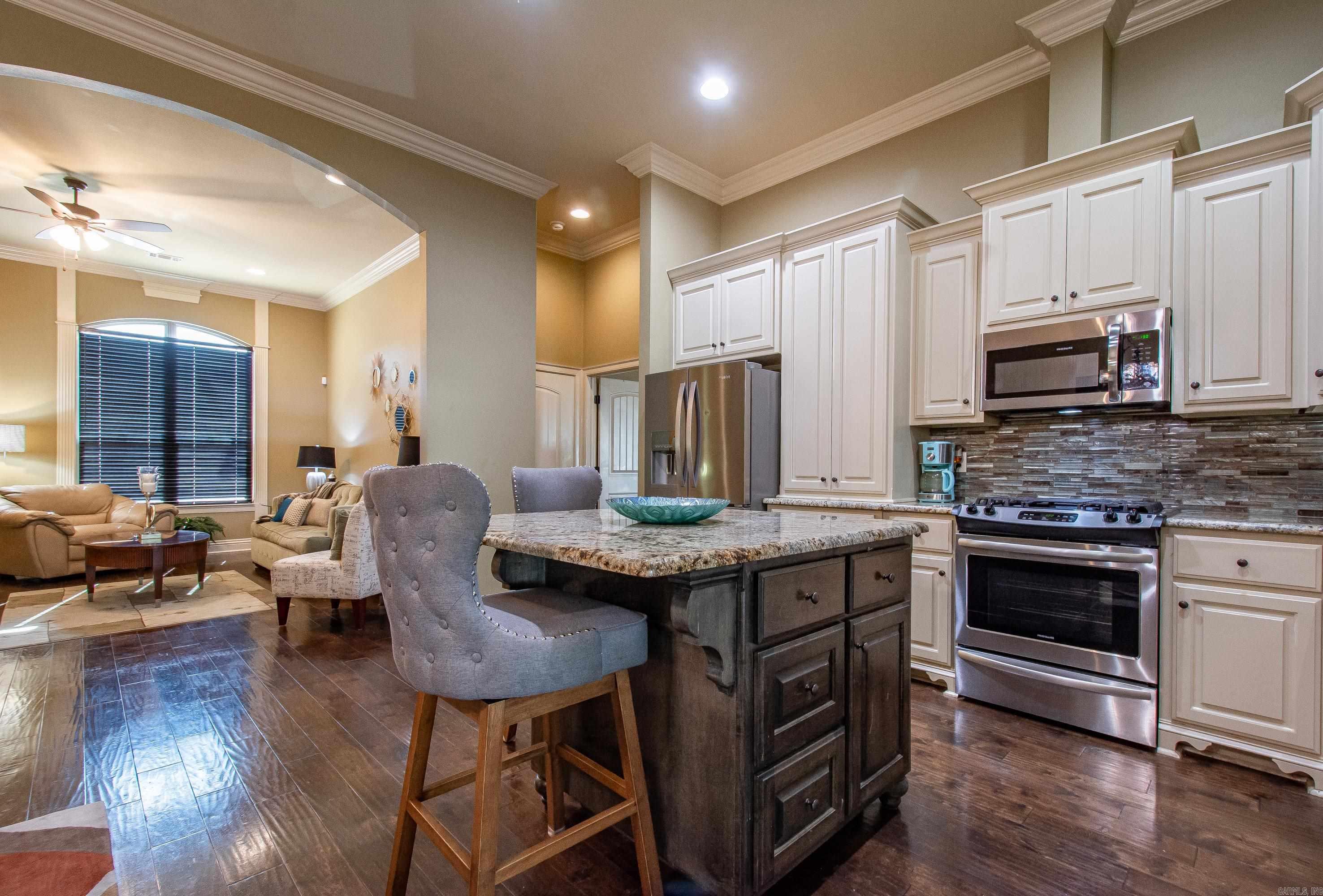 BENTLEY COURT - Residential