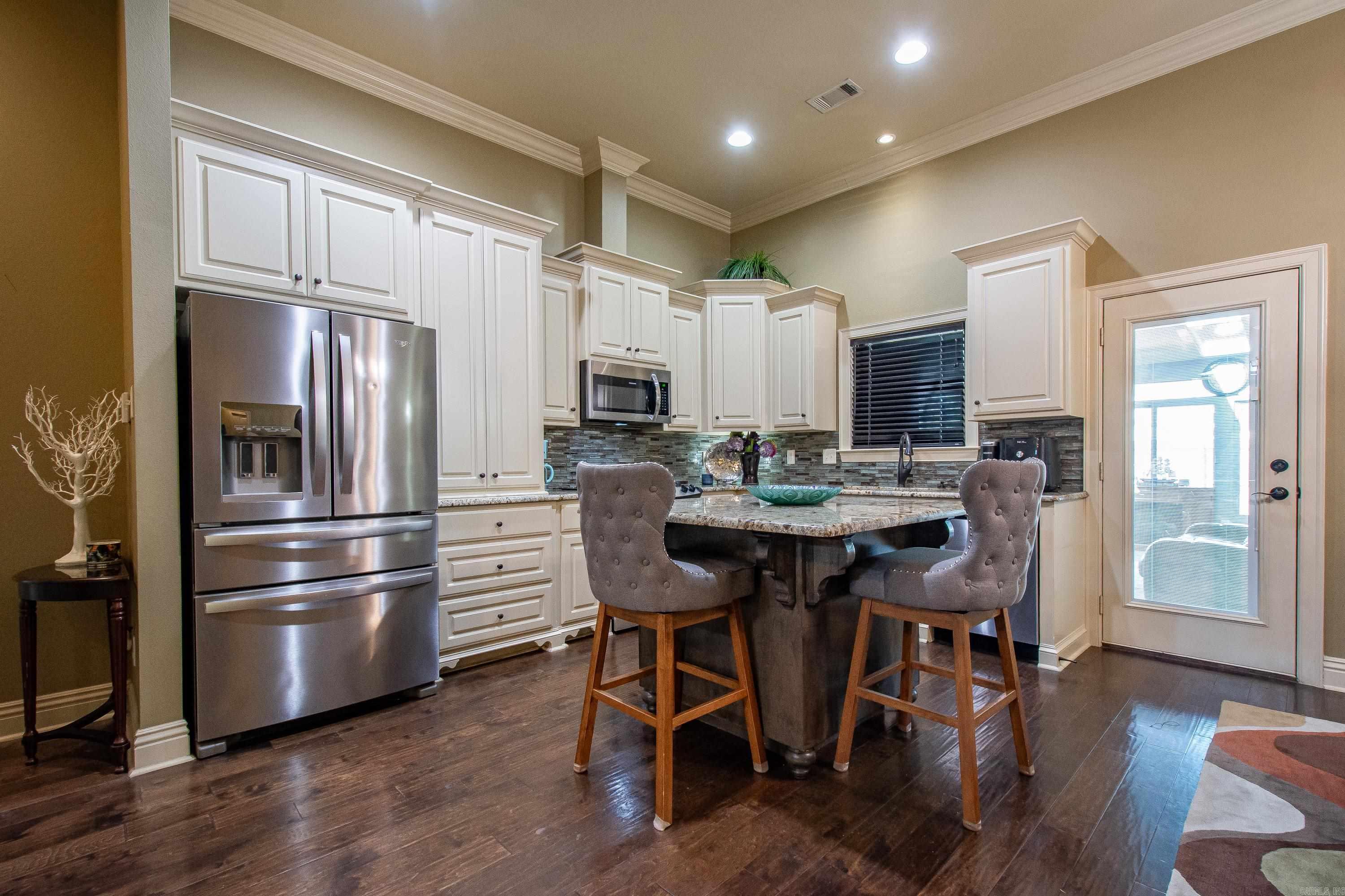 BENTLEY COURT - Residential