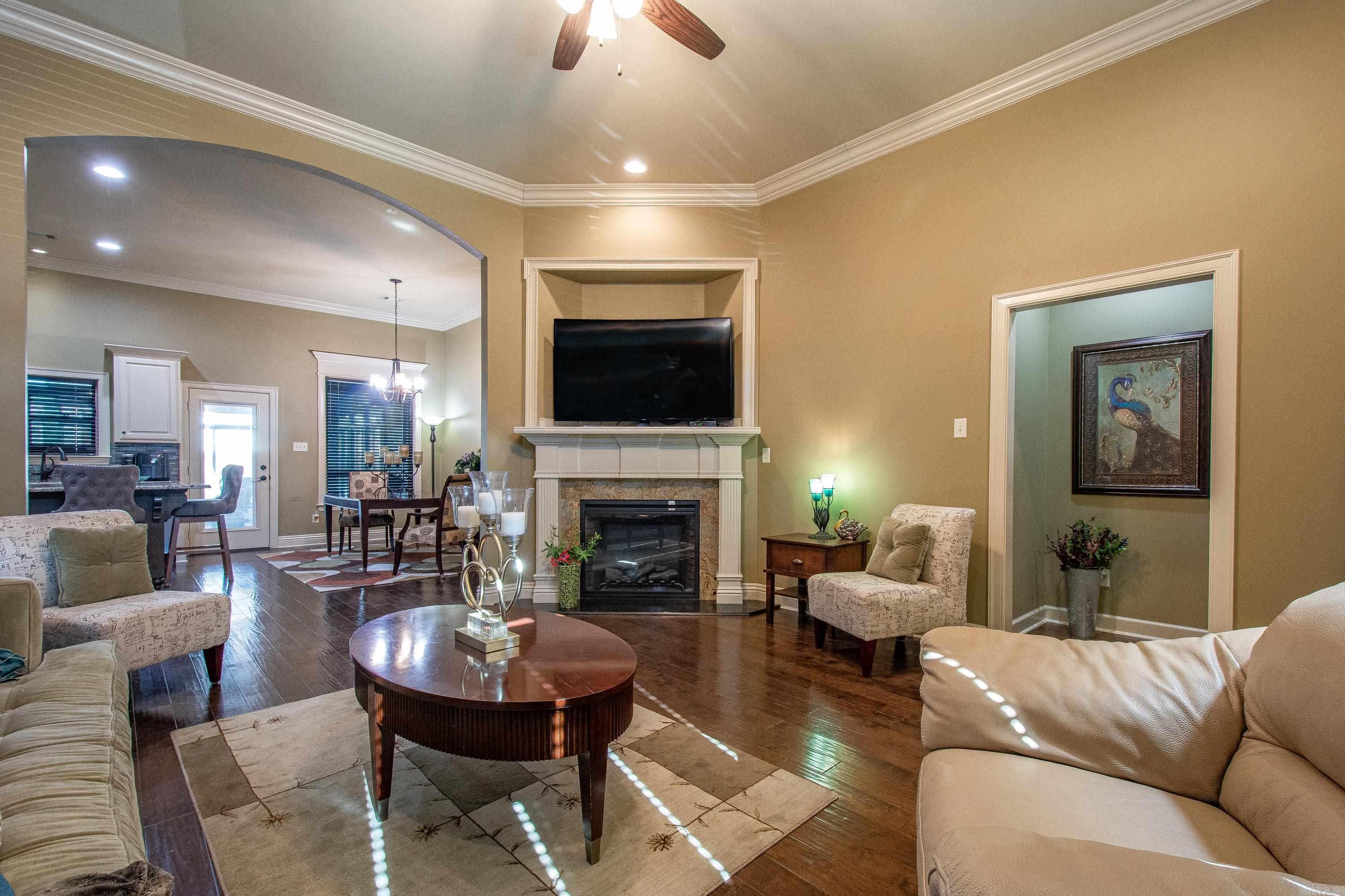 BENTLEY COURT - Residential