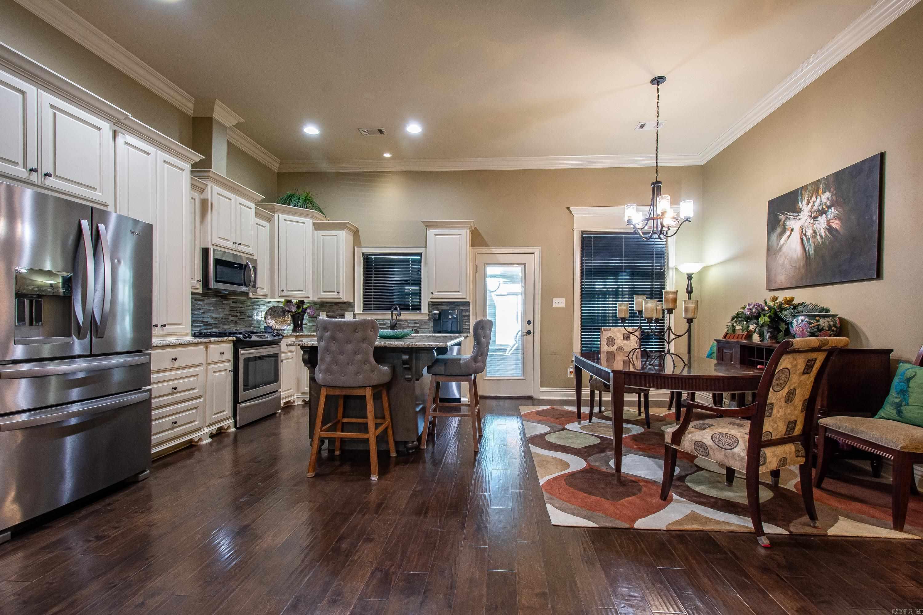 BENTLEY COURT - Residential