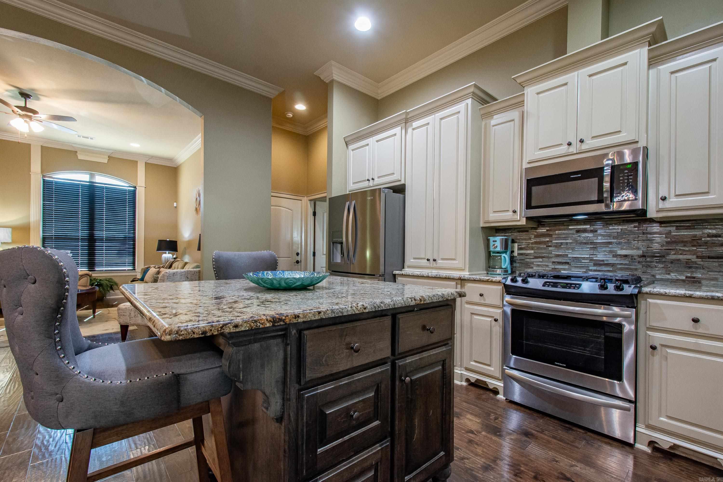 BENTLEY COURT - Residential