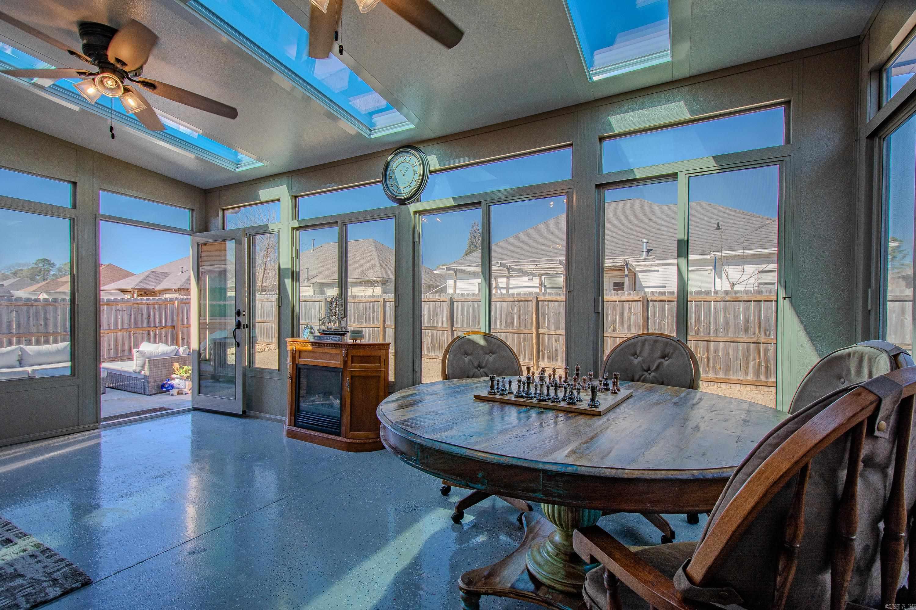 BENTLEY COURT - Residential