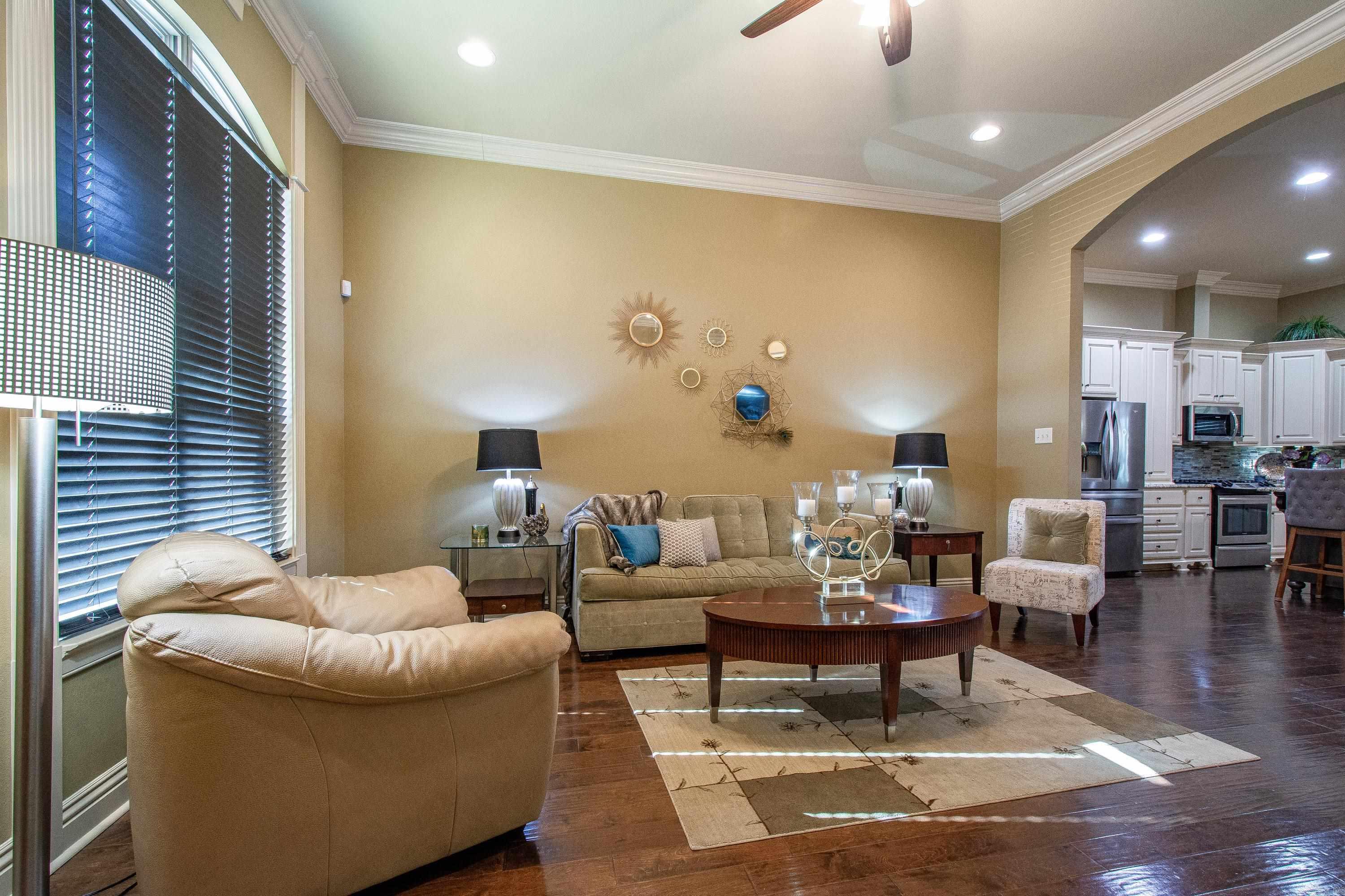 BENTLEY COURT - Residential