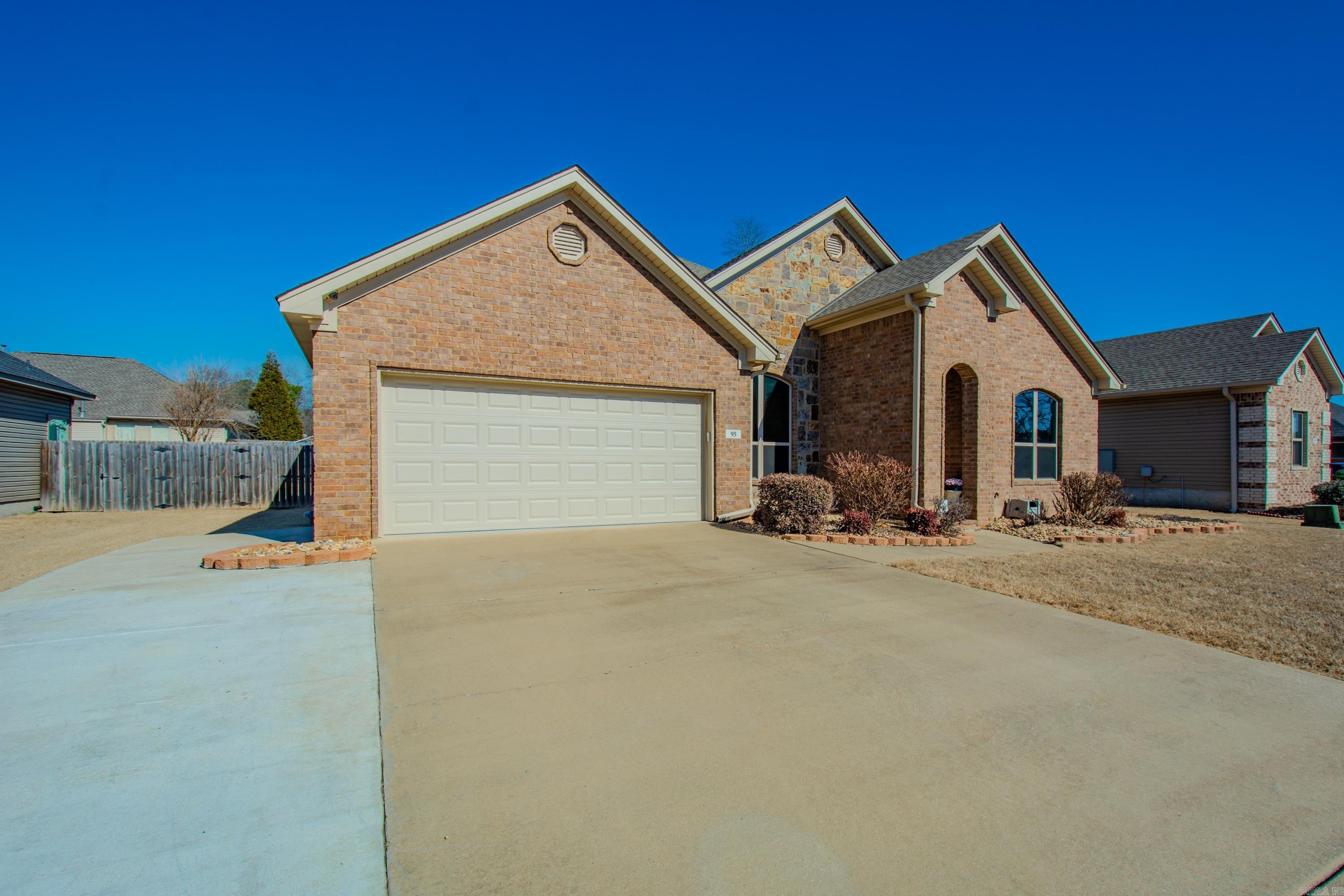 BENTLEY COURT - Residential