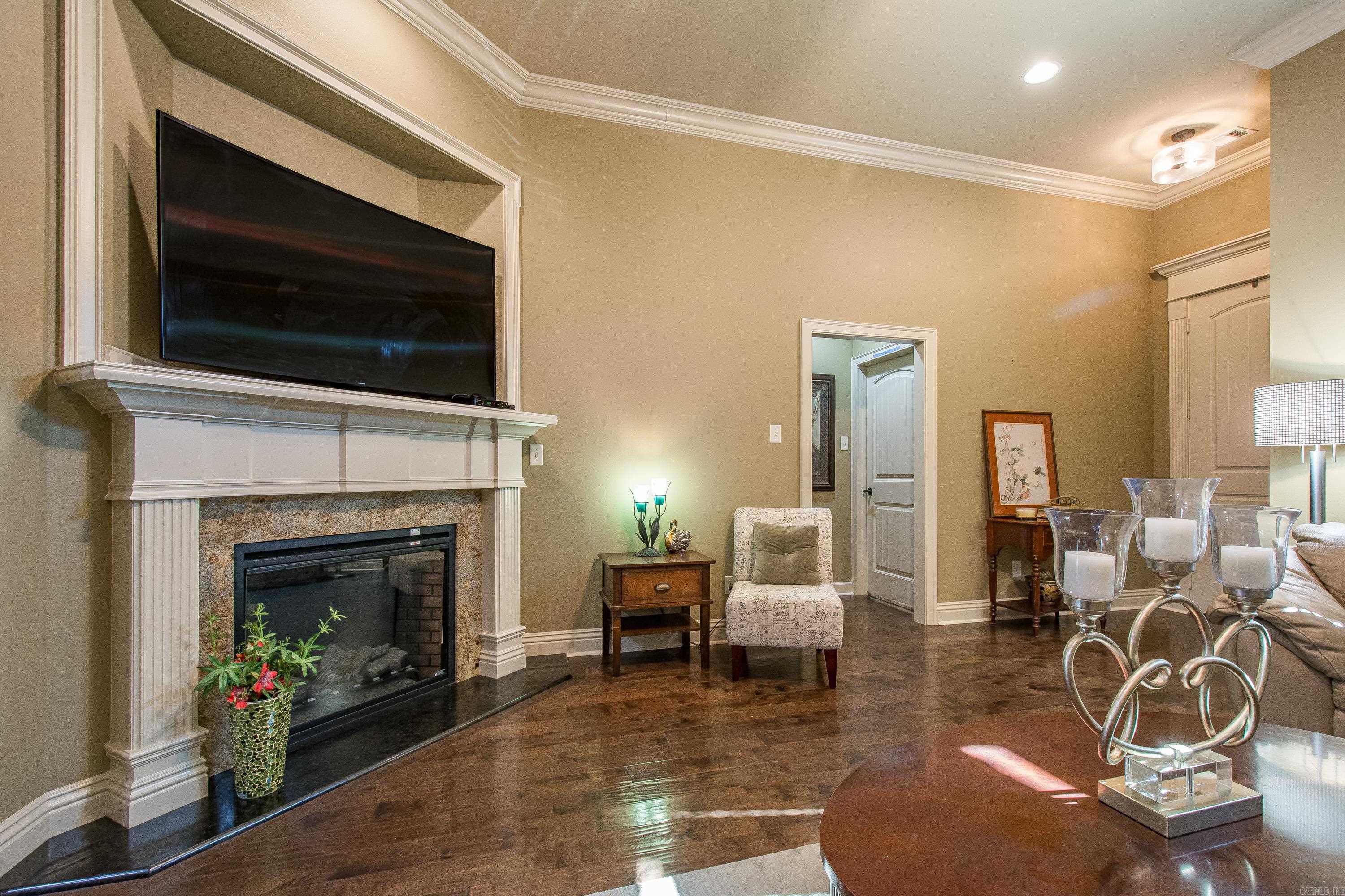 BENTLEY COURT - Residential