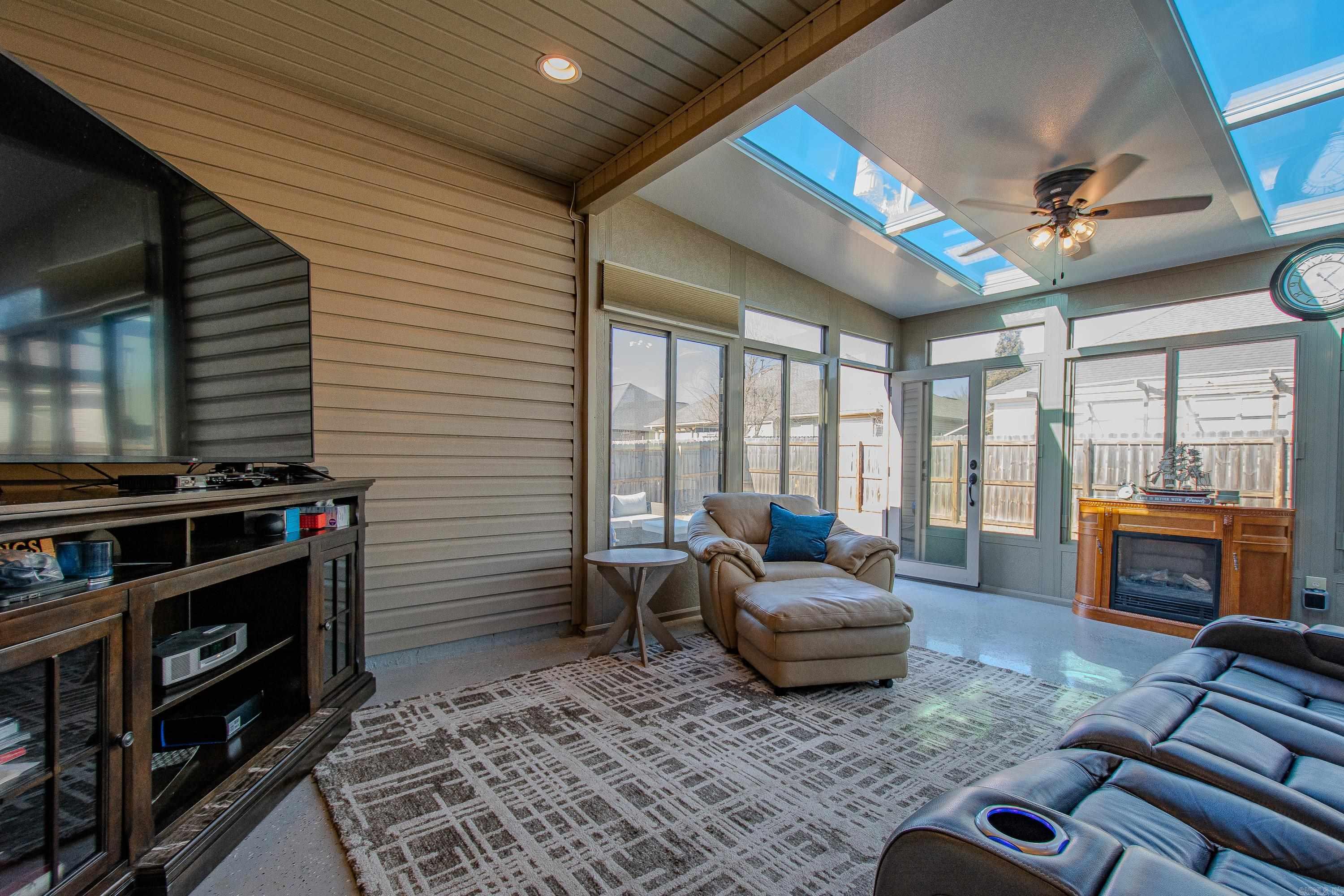 BENTLEY COURT - Residential