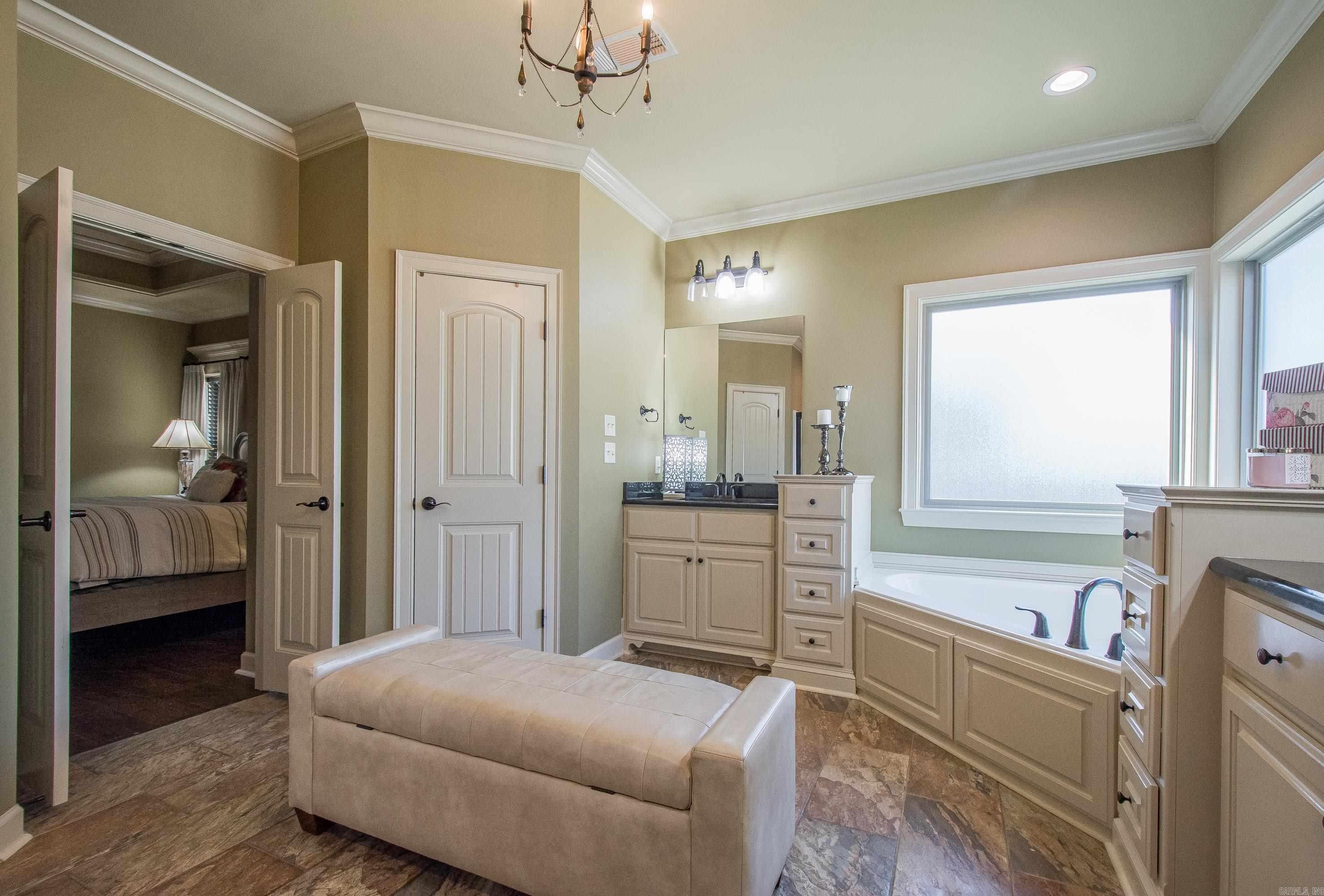 BENTLEY COURT - Residential