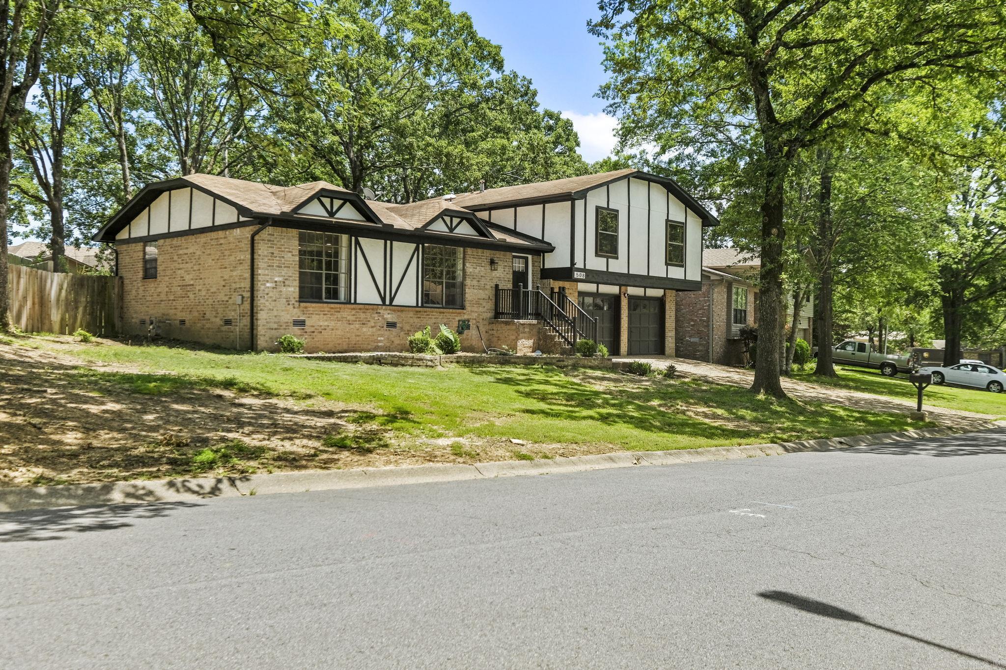 EAST MEADOW - Residential