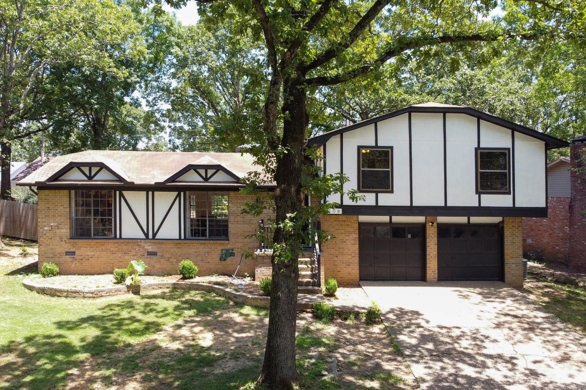 EAST MEADOW - Residential