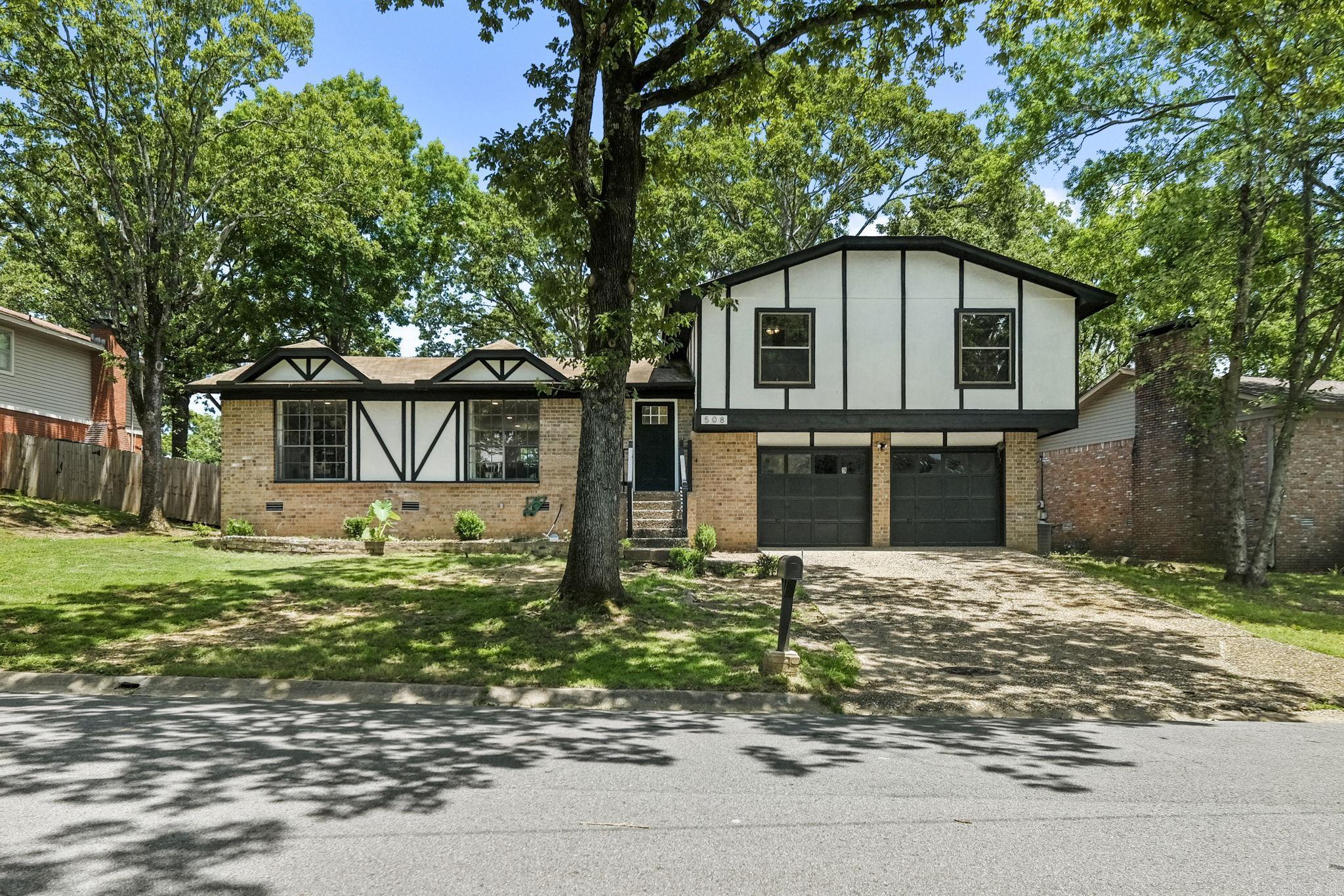 EAST MEADOW - Residential