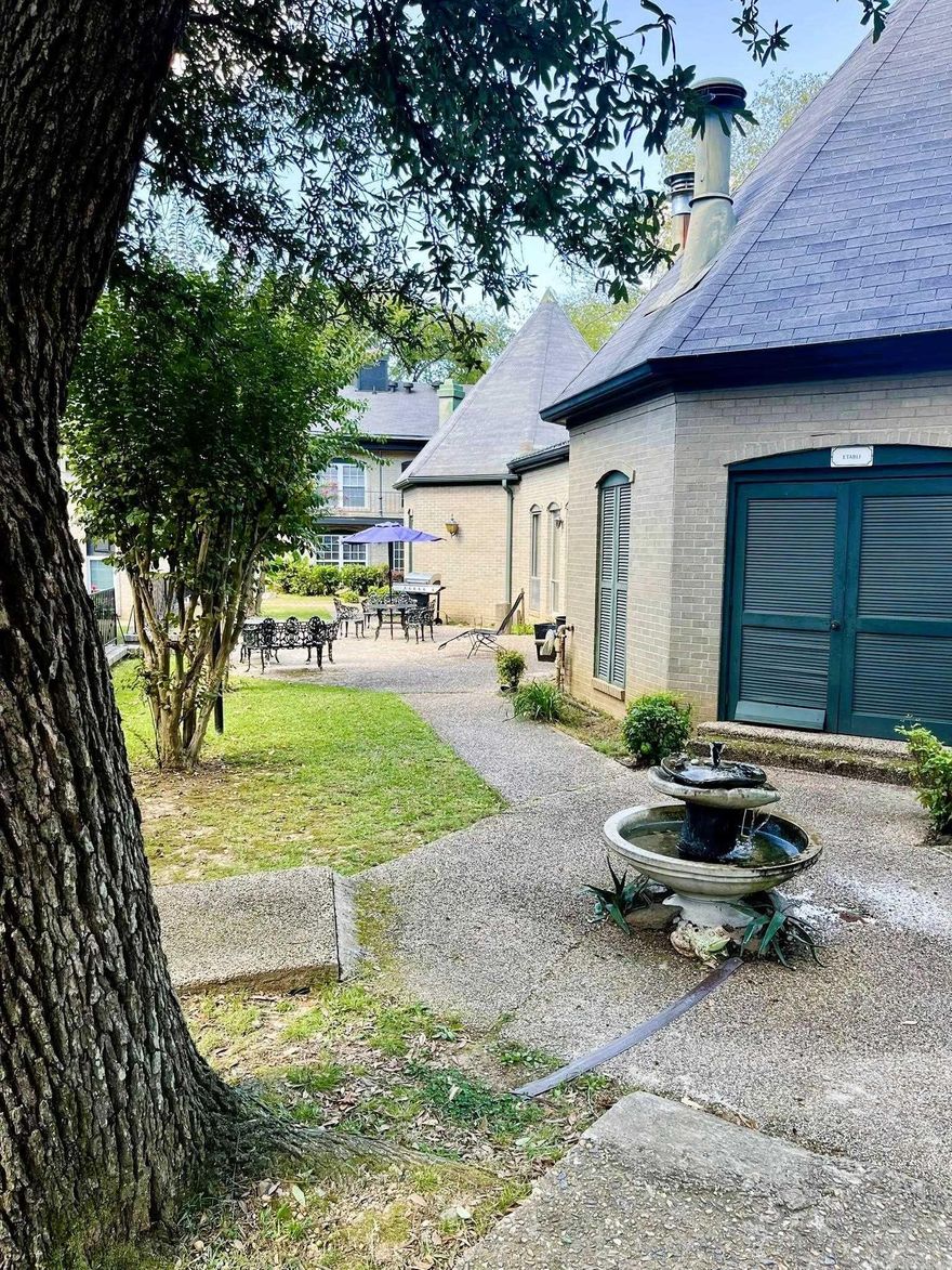 Very nice 2 bed/2 bath condo on the ground floor. This unit features CH/A, furnished kitchen, stackable washer/dryer, and security gate. The water is paid by the Association, so you only pay electric. For more information, or to take a tour, email me at RushinHome21@gmail.com. The security deposit is the same amount as the rent.