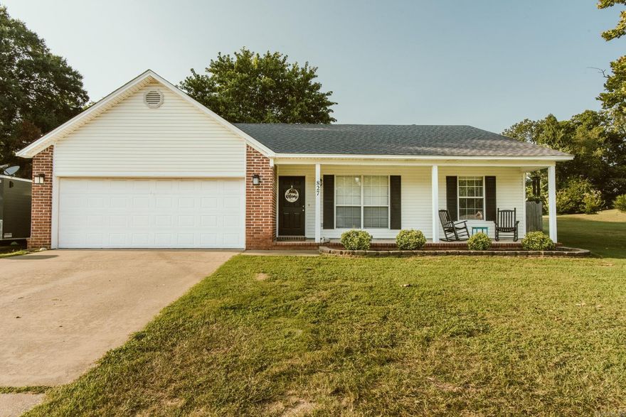 This well maintained property is located just off of Exit 117 in the Benton School District Caldwell Elementary for K - 4th grade. Home has a split floor plan with the primary located left of the kitchen and the other 2-bedrooms on the right side of the home. Fantastic back yard that backs up to Miller Cove. Extra lot provides some privacy in the back. Roof, HVAC and hot water heater have all been replaced recently and primary bedroom has brand new carpet installed within the past couple of weeks. Get your buyers scheduled for this one!!!