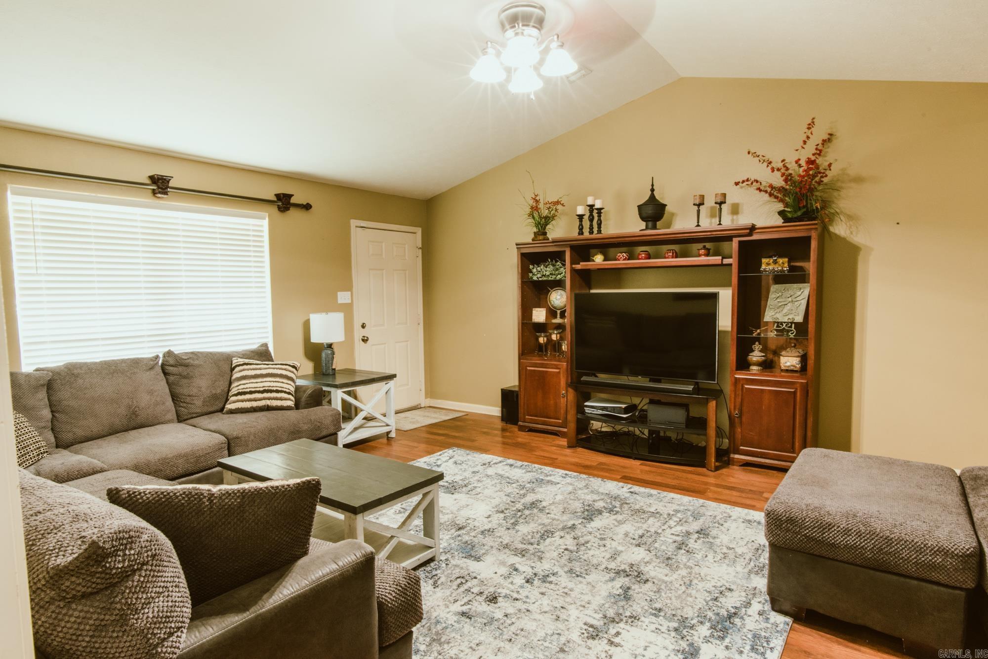 GREEN HILLS - Residential