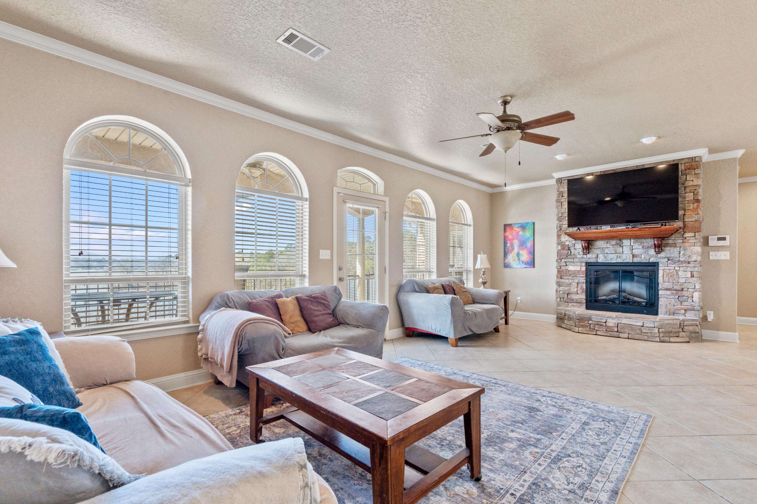 LIGHTHOUSE POINT HPR - Residential