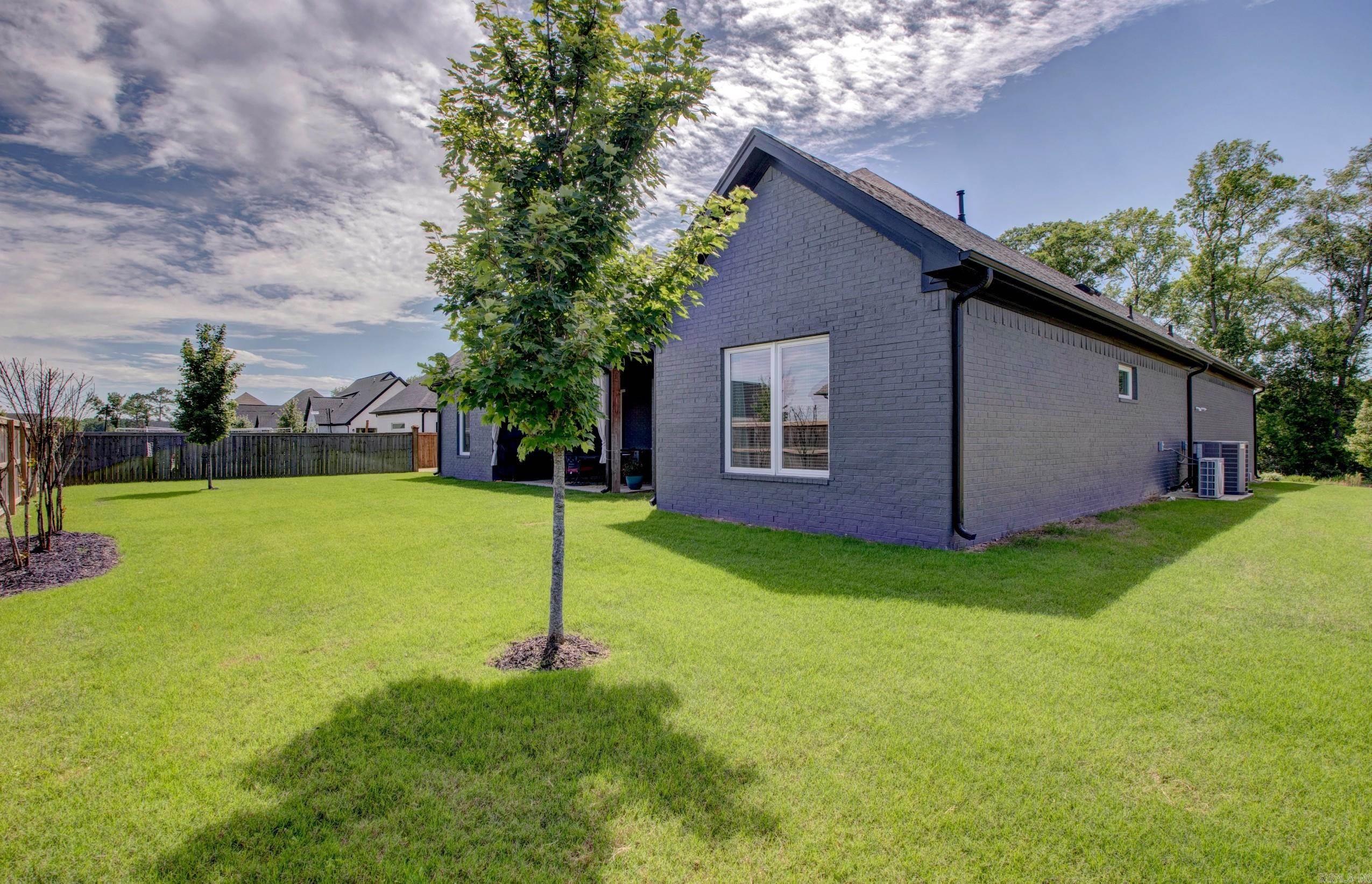 THE POINTE HURRICANE ESTATES - Residential