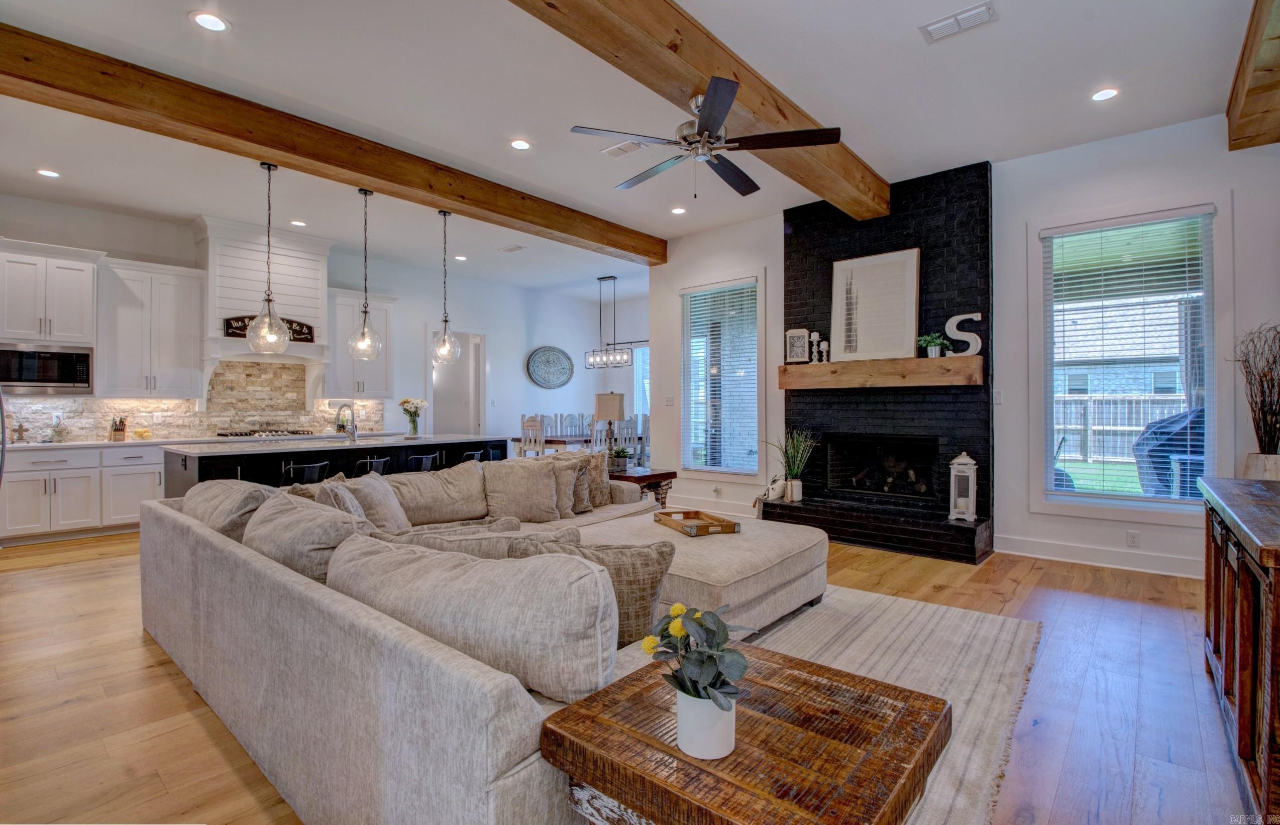 THE POINTE HURRICANE ESTATES - Residential