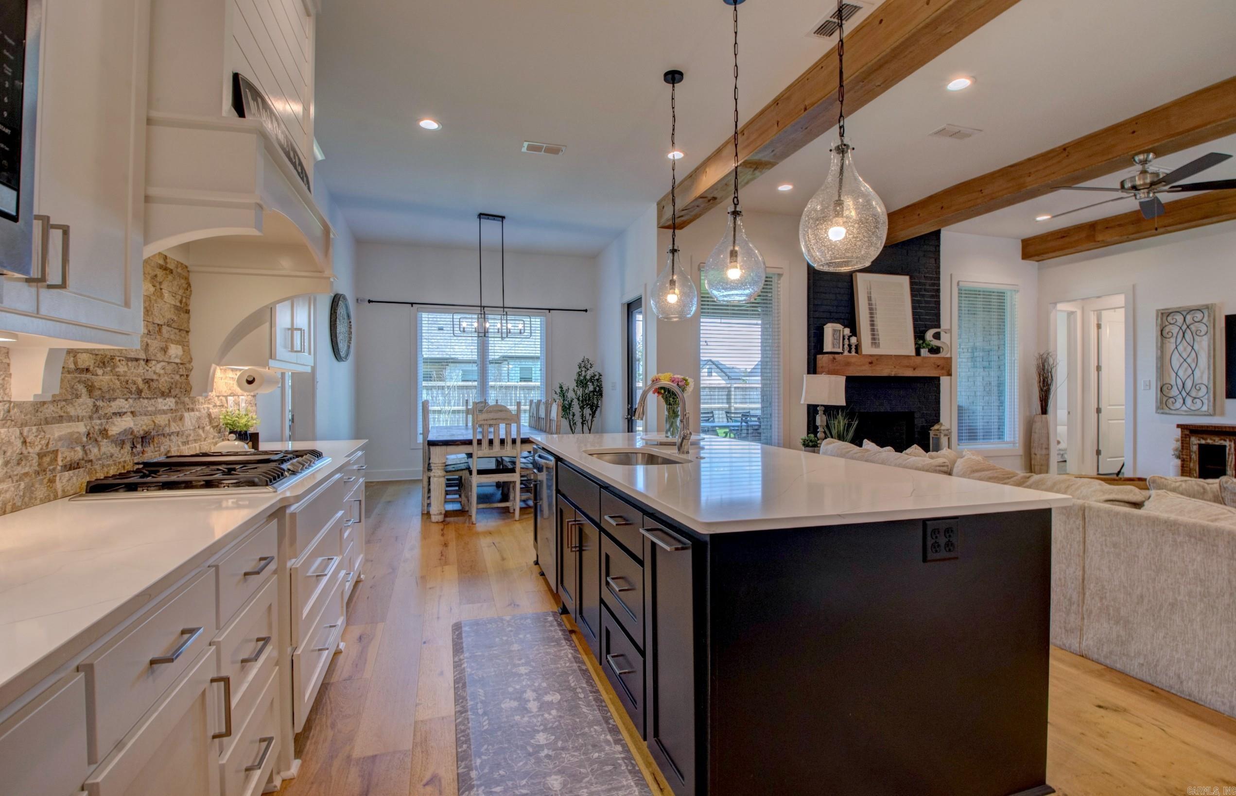 THE POINTE HURRICANE ESTATES - Residential