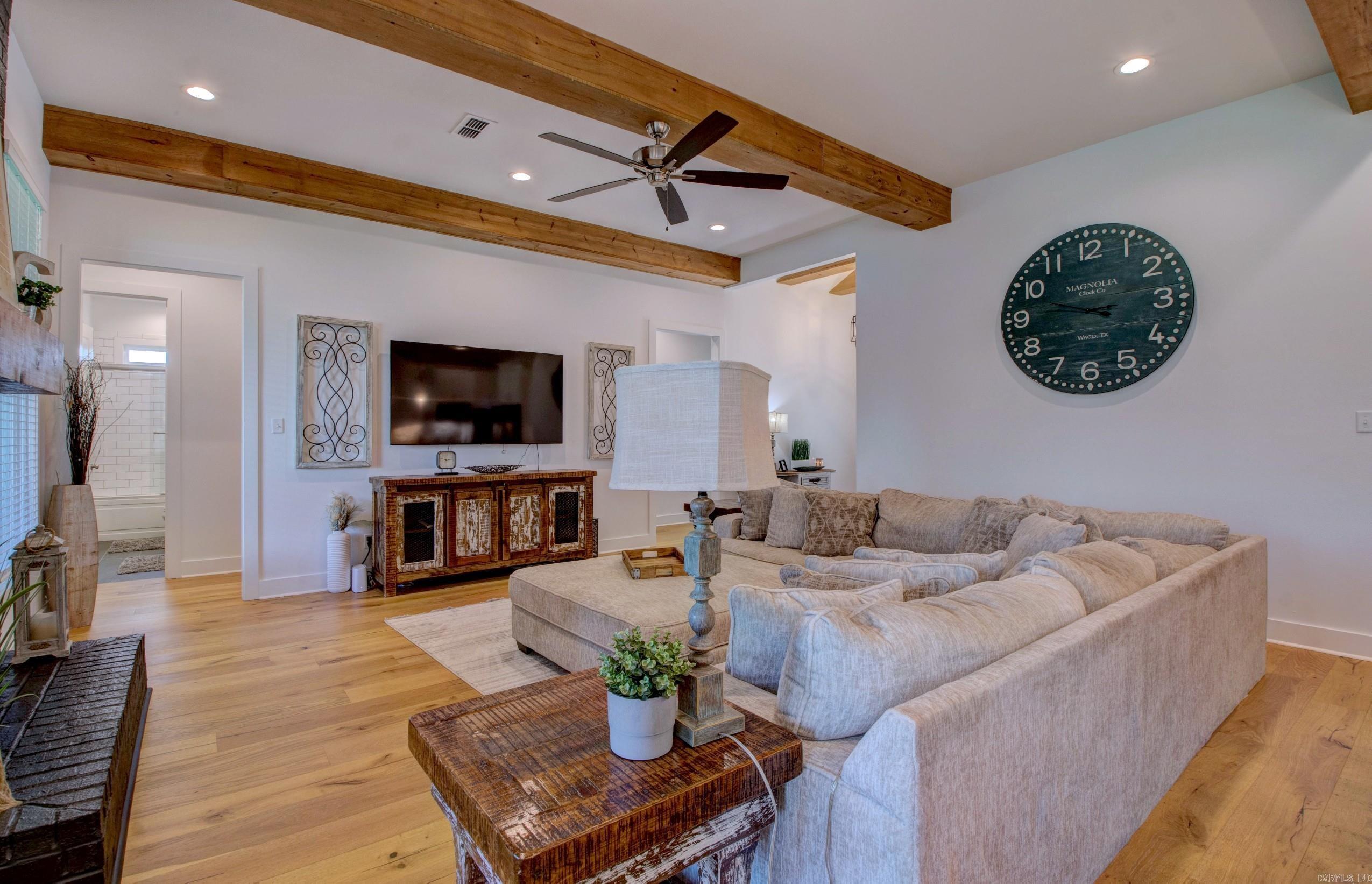 THE POINTE HURRICANE ESTATES - Residential