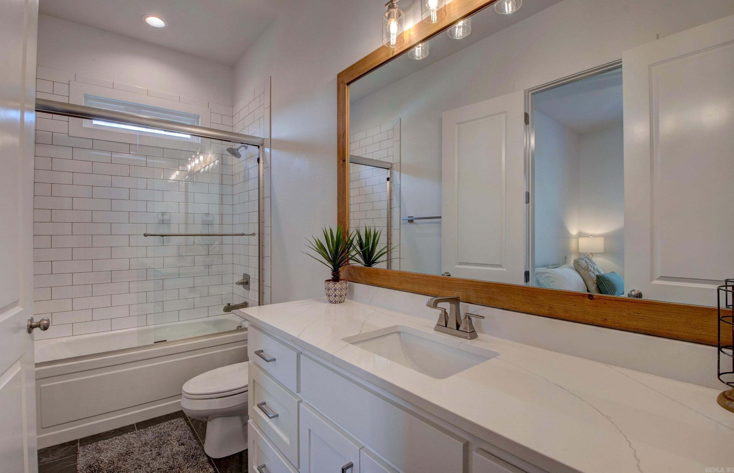 THE POINTE HURRICANE ESTATES - Residential