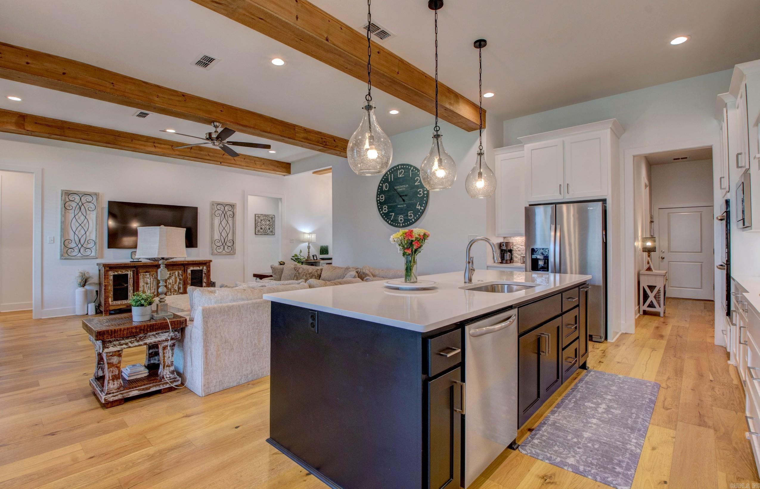 THE POINTE HURRICANE ESTATES - Residential