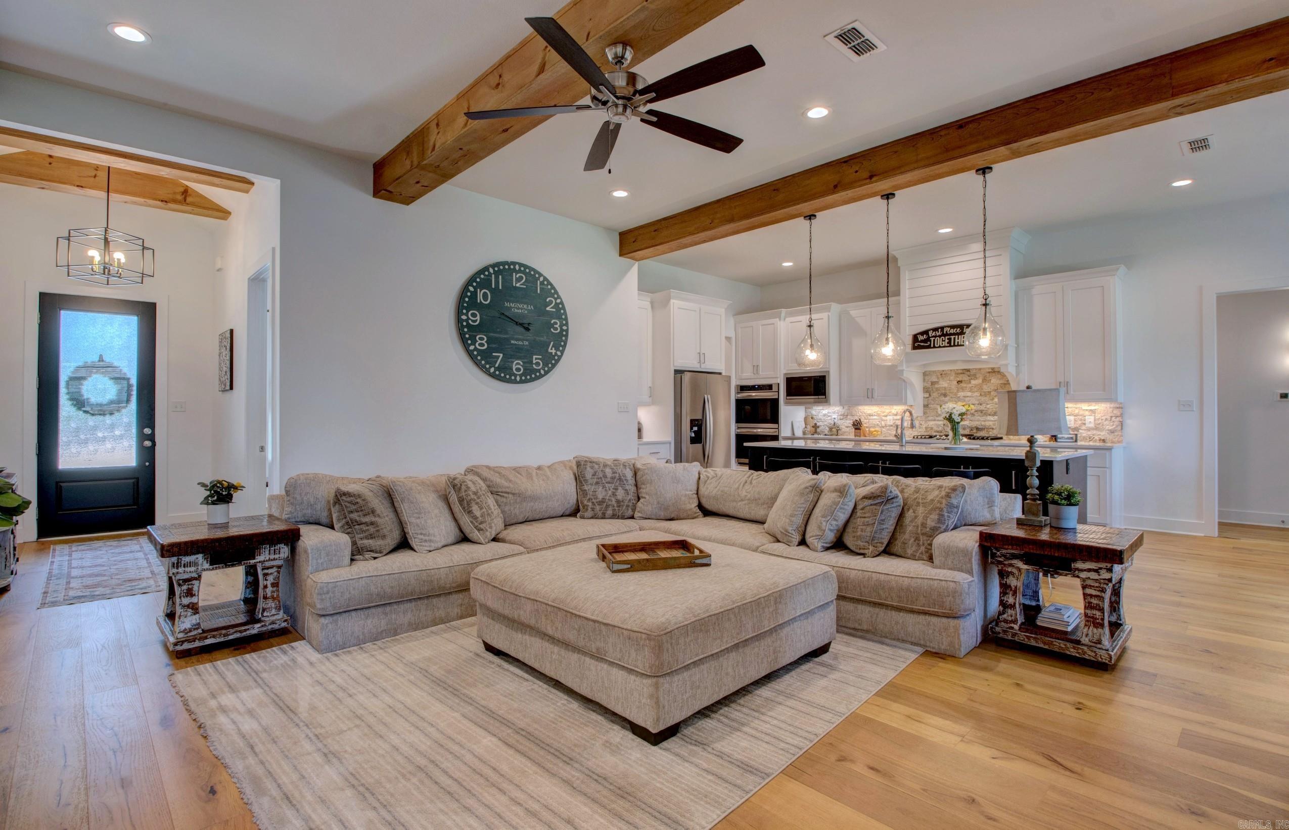 THE POINTE HURRICANE ESTATES - Residential