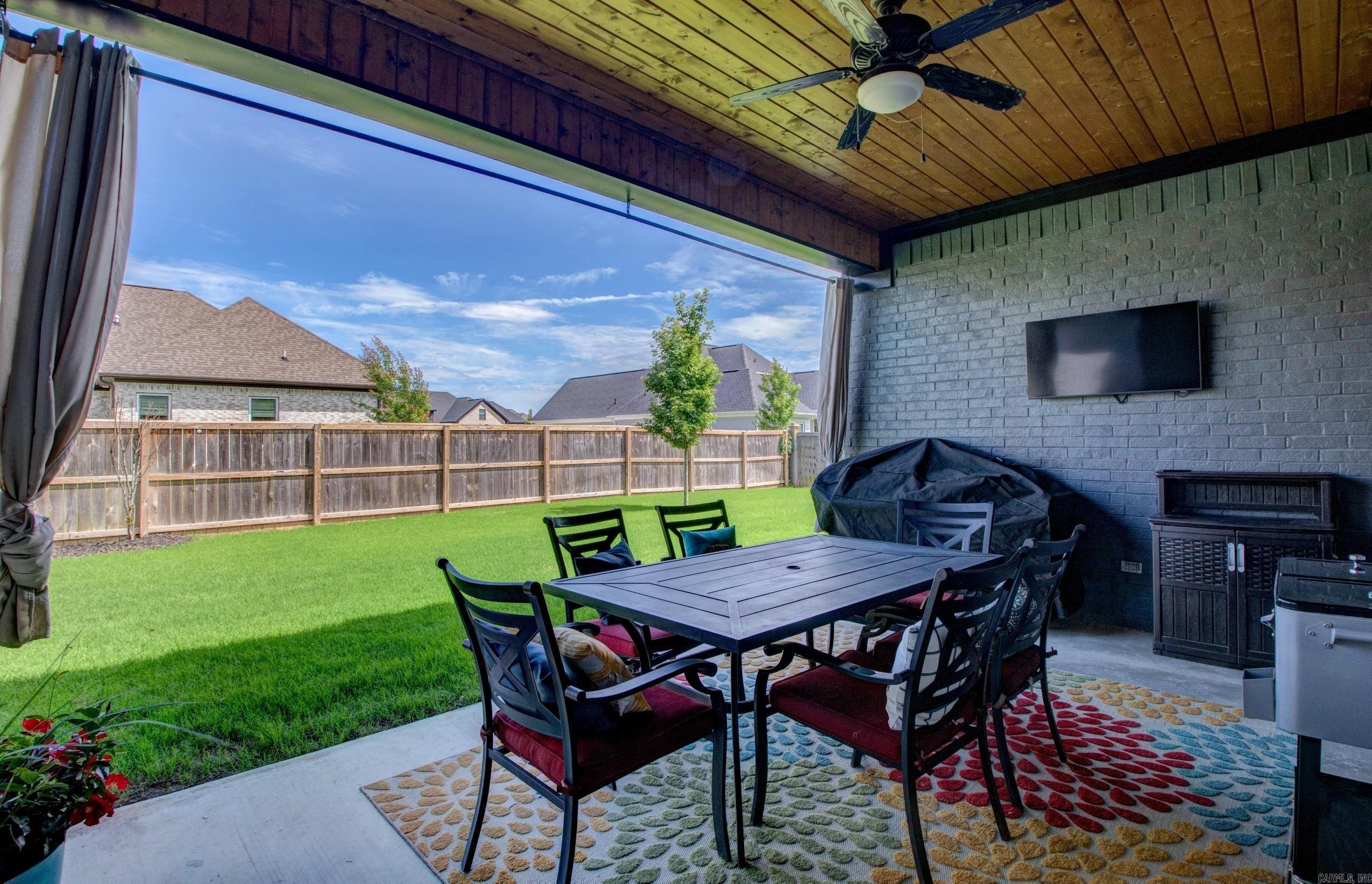 THE POINTE HURRICANE ESTATES - Residential