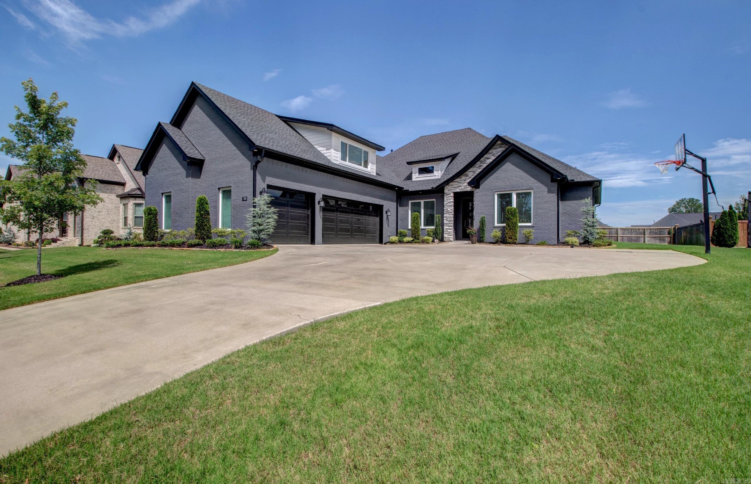 THE POINTE HURRICANE ESTATES - Residential