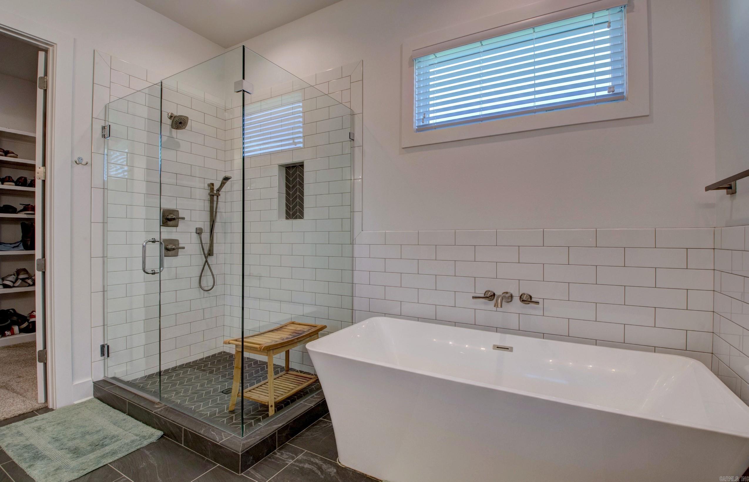 THE POINTE HURRICANE ESTATES - Residential