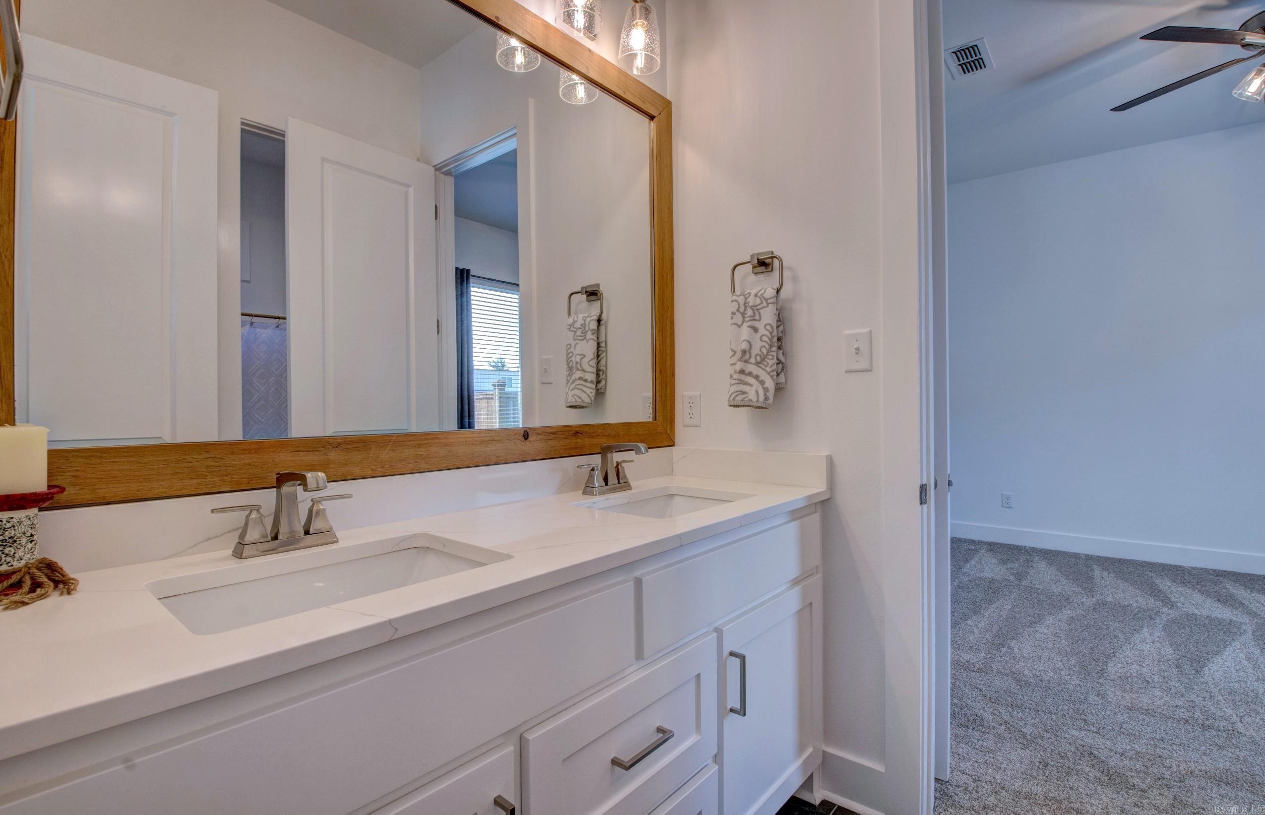 THE POINTE HURRICANE ESTATES - Residential