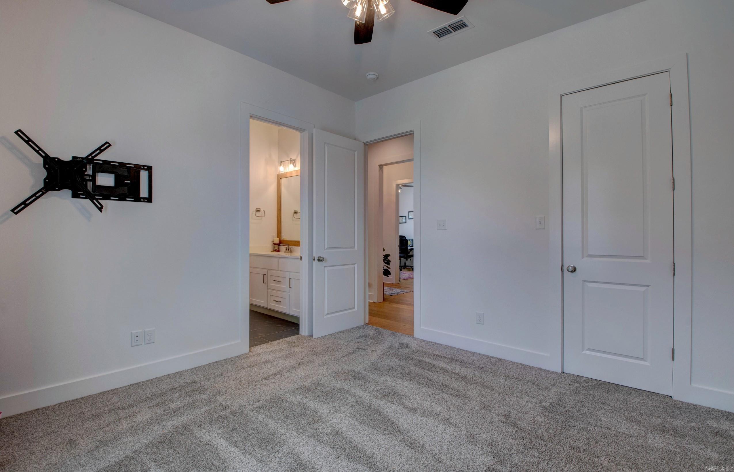 THE POINTE HURRICANE ESTATES - Residential