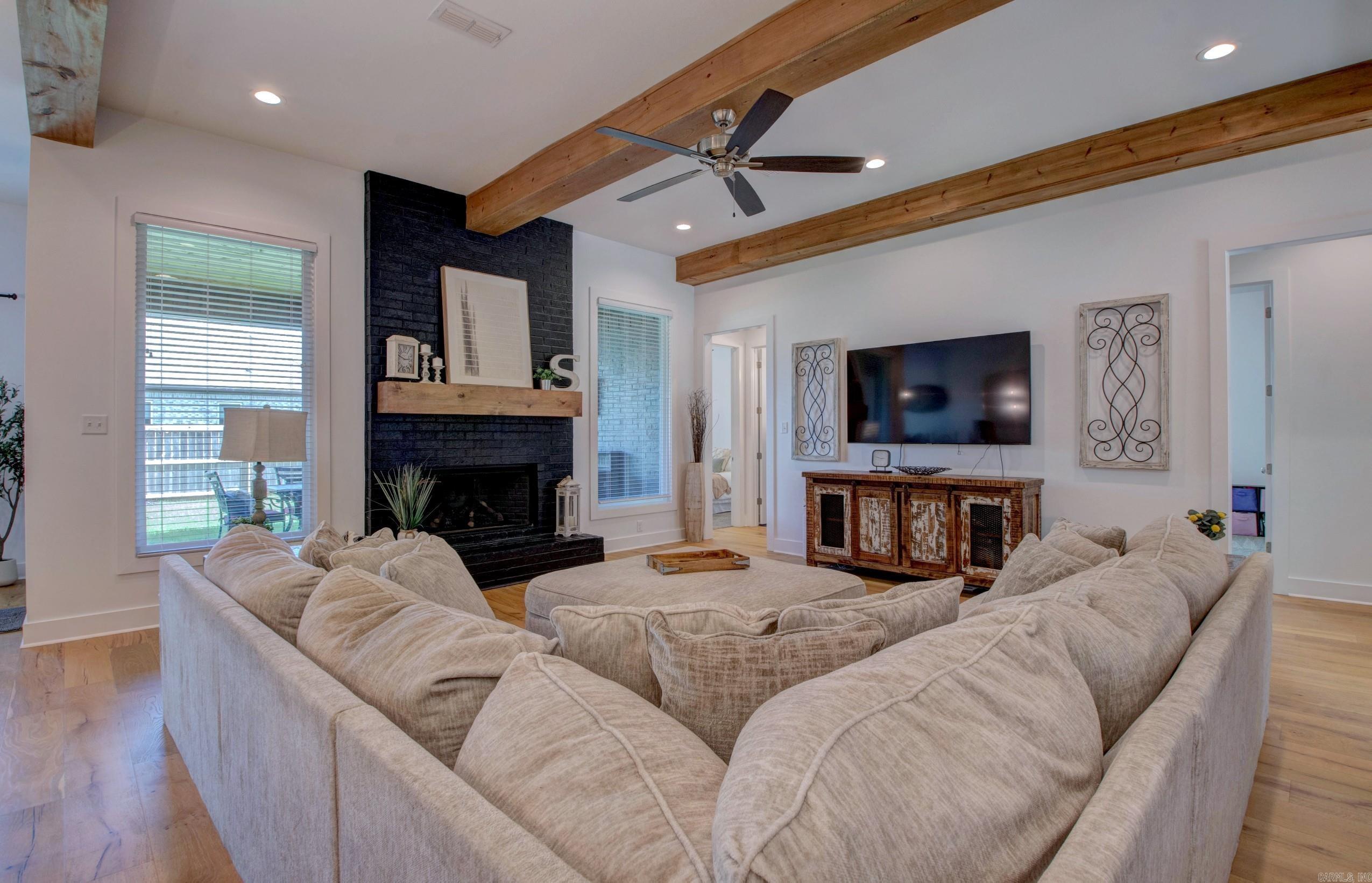 THE POINTE HURRICANE ESTATES - Residential