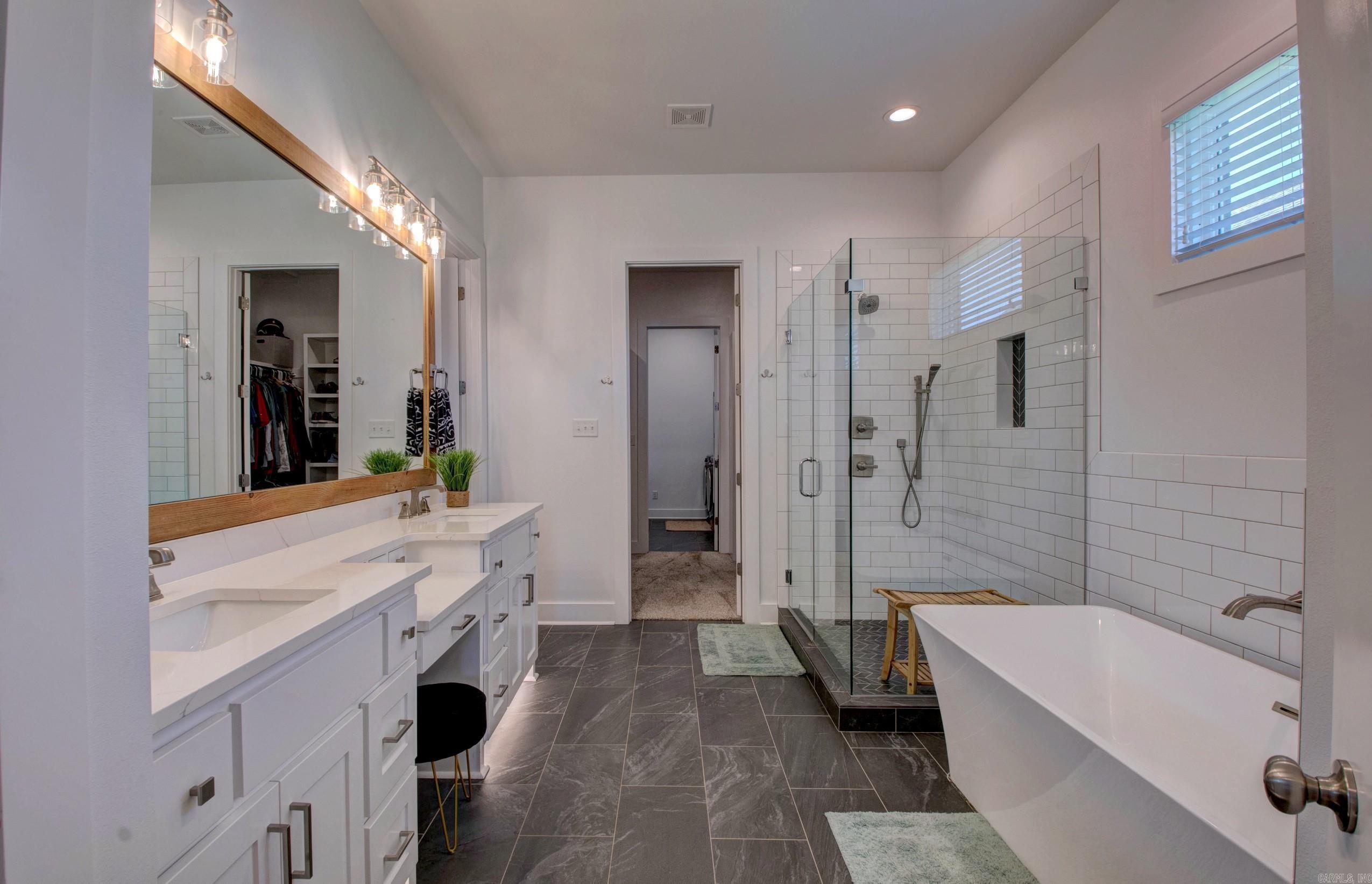 THE POINTE HURRICANE ESTATES - Residential