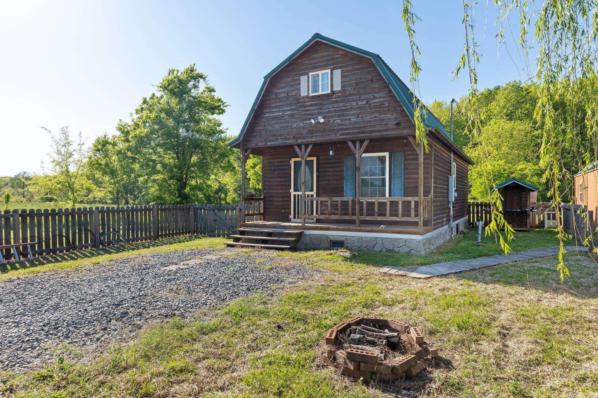 Daisy Little - Residential