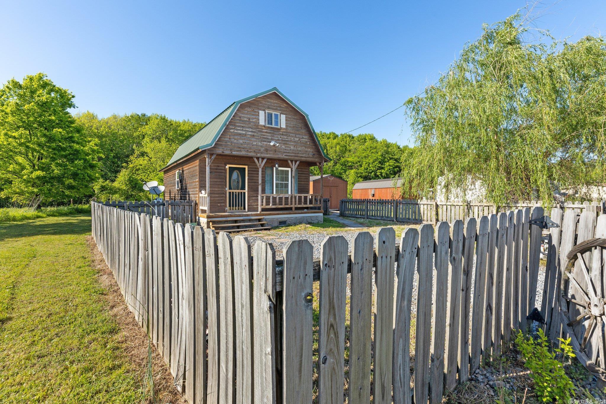 Daisy Little - Residential