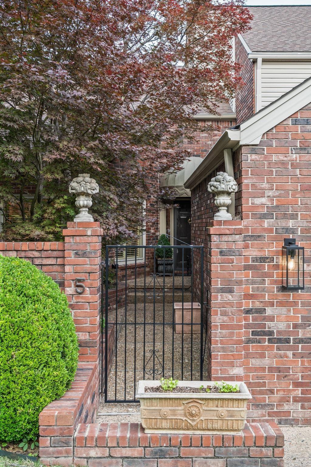 WOODRIDGE TOWNHOMES - Residential