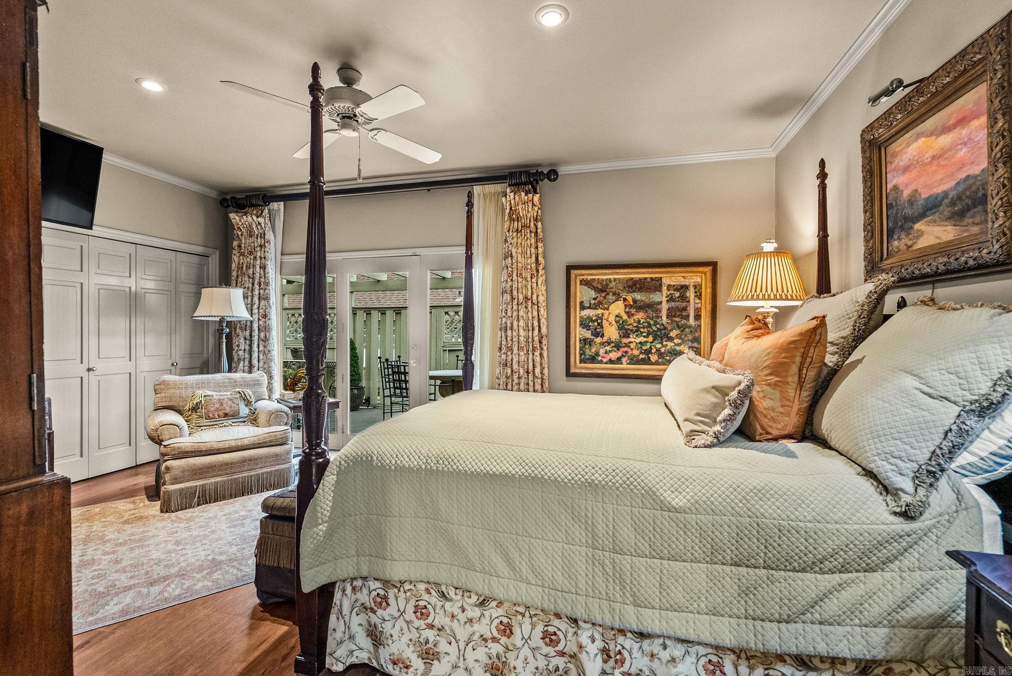 WOODRIDGE TOWNHOMES - Residential