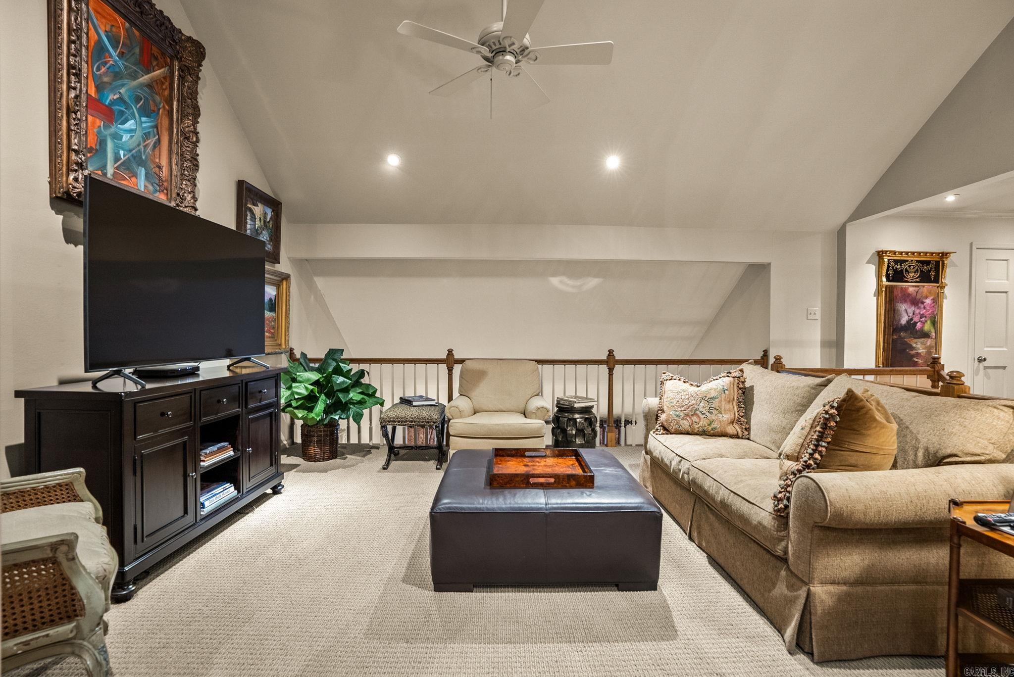 WOODRIDGE TOWNHOMES - Residential