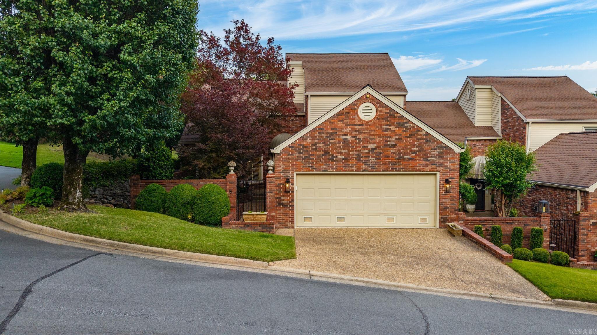 WOODRIDGE TOWNHOMES - Residential