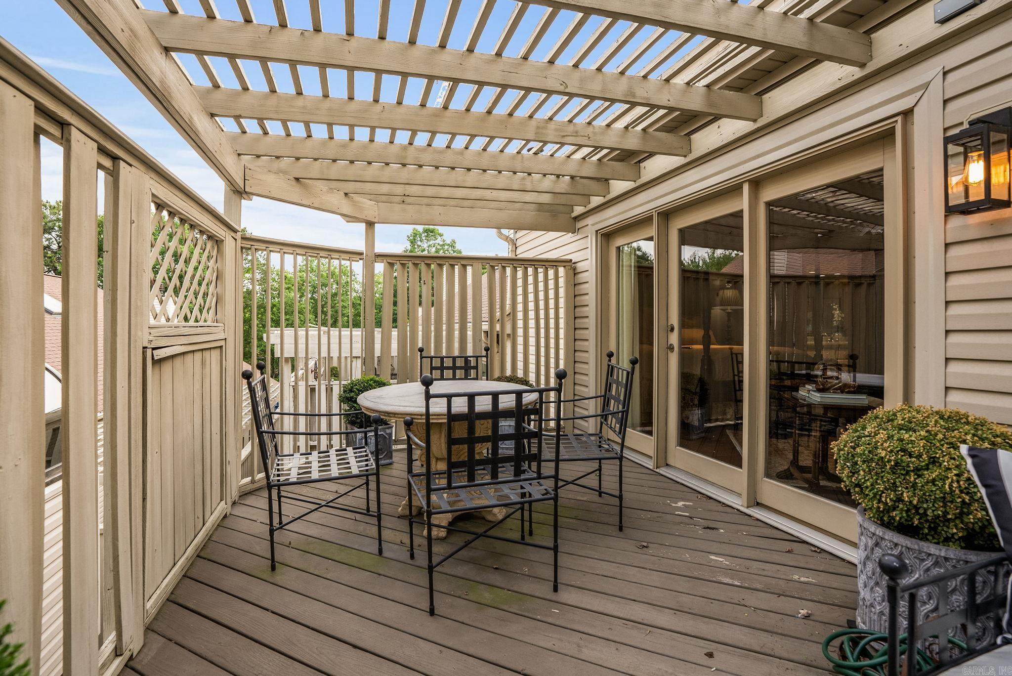 WOODRIDGE TOWNHOMES - Residential