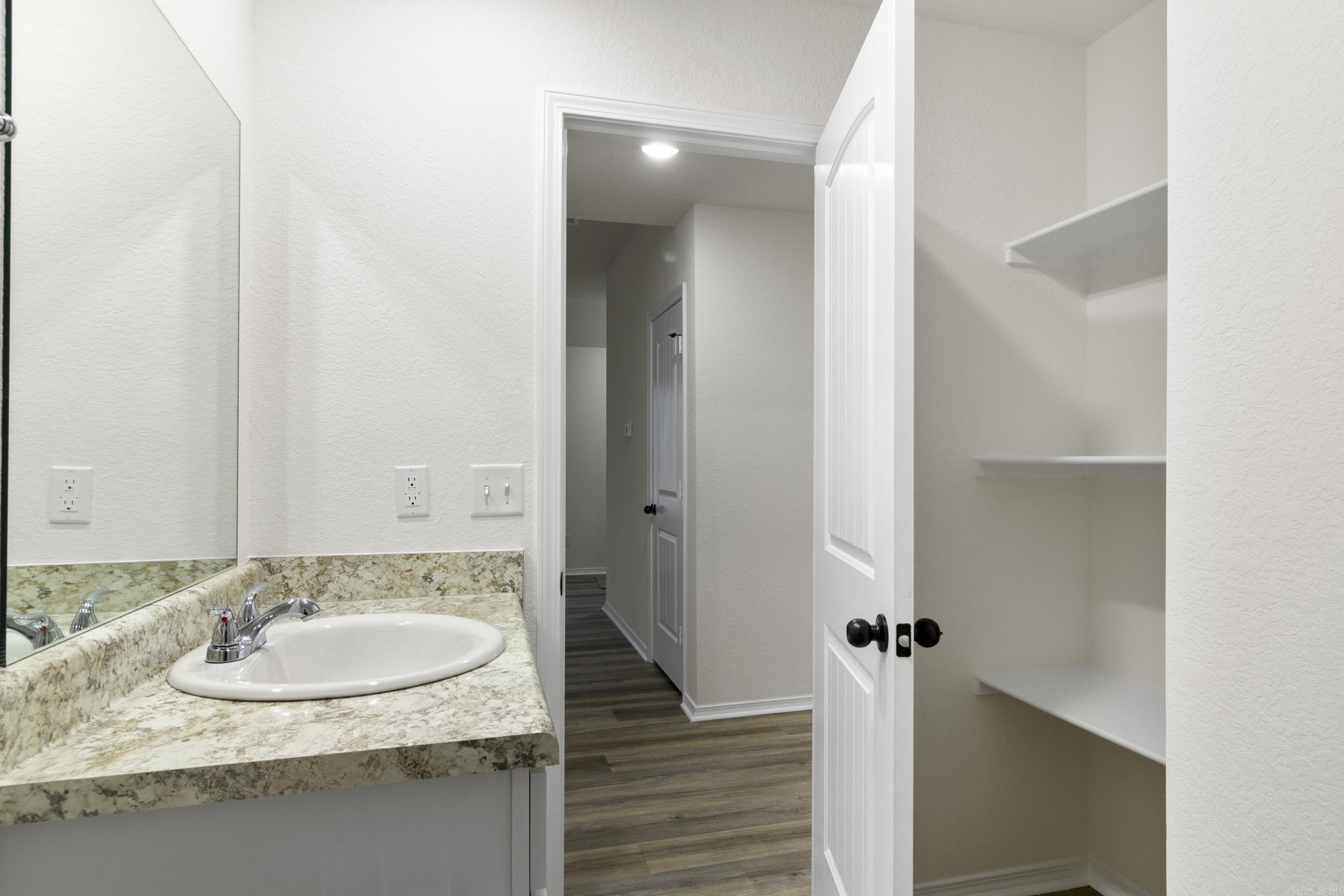 COUNTRY CLUB OF ARK THE - Residential