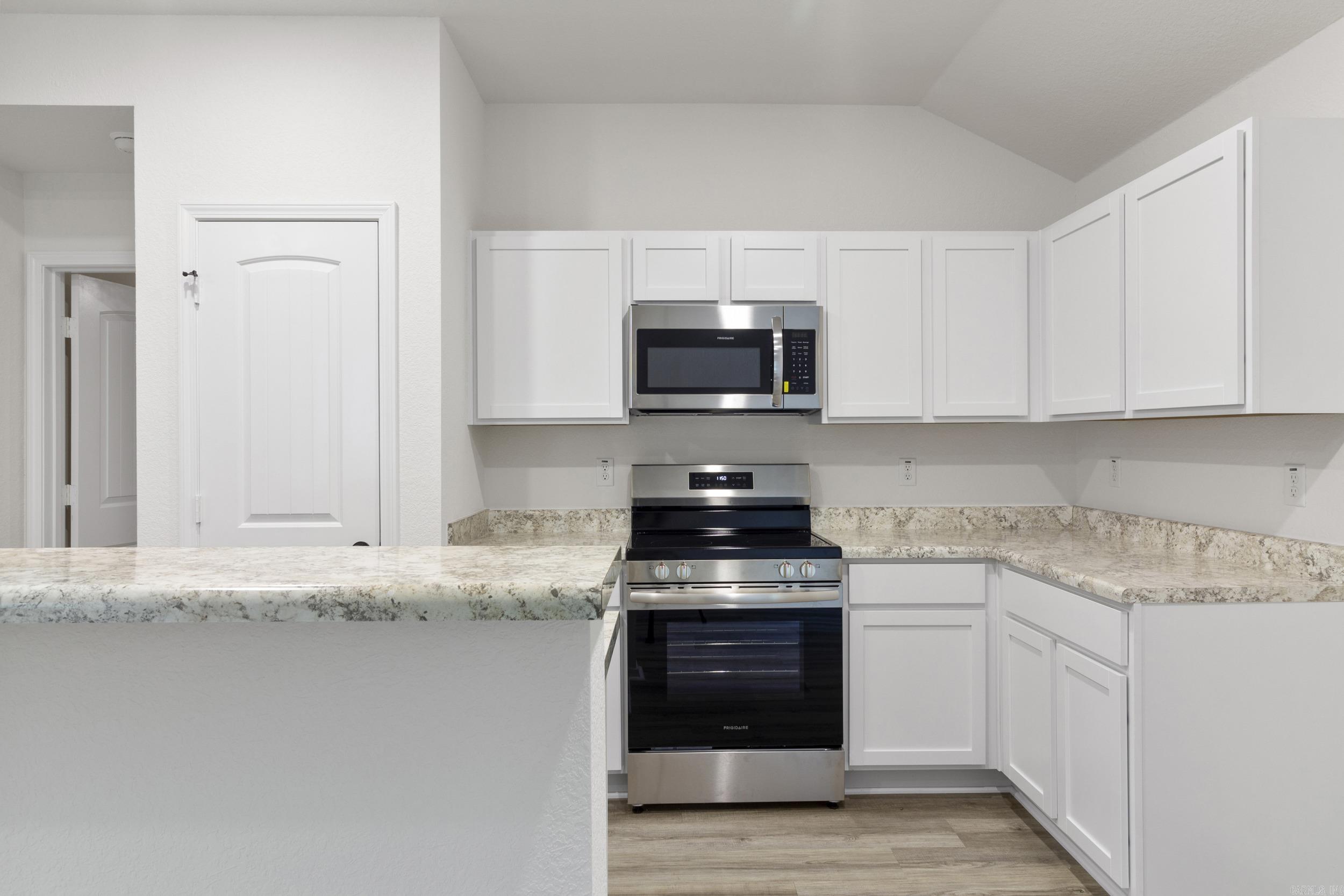 COUNTRY CLUB OF ARK THE - Residential