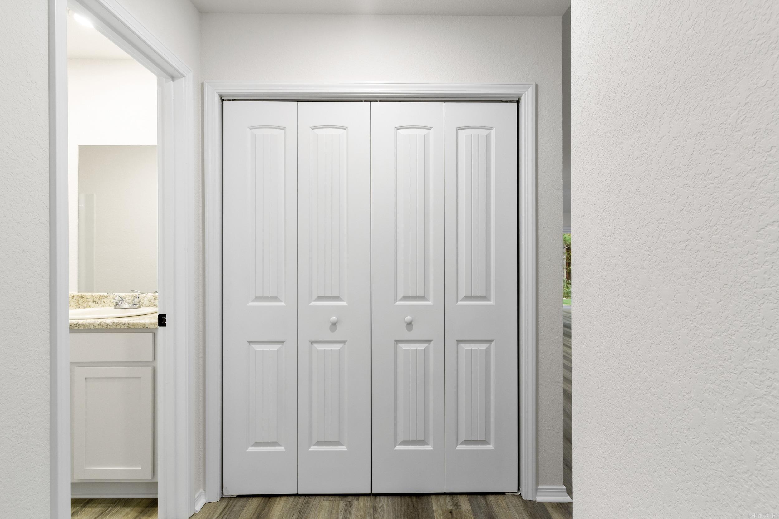 COUNTRY CLUB OF ARK THE - Residential