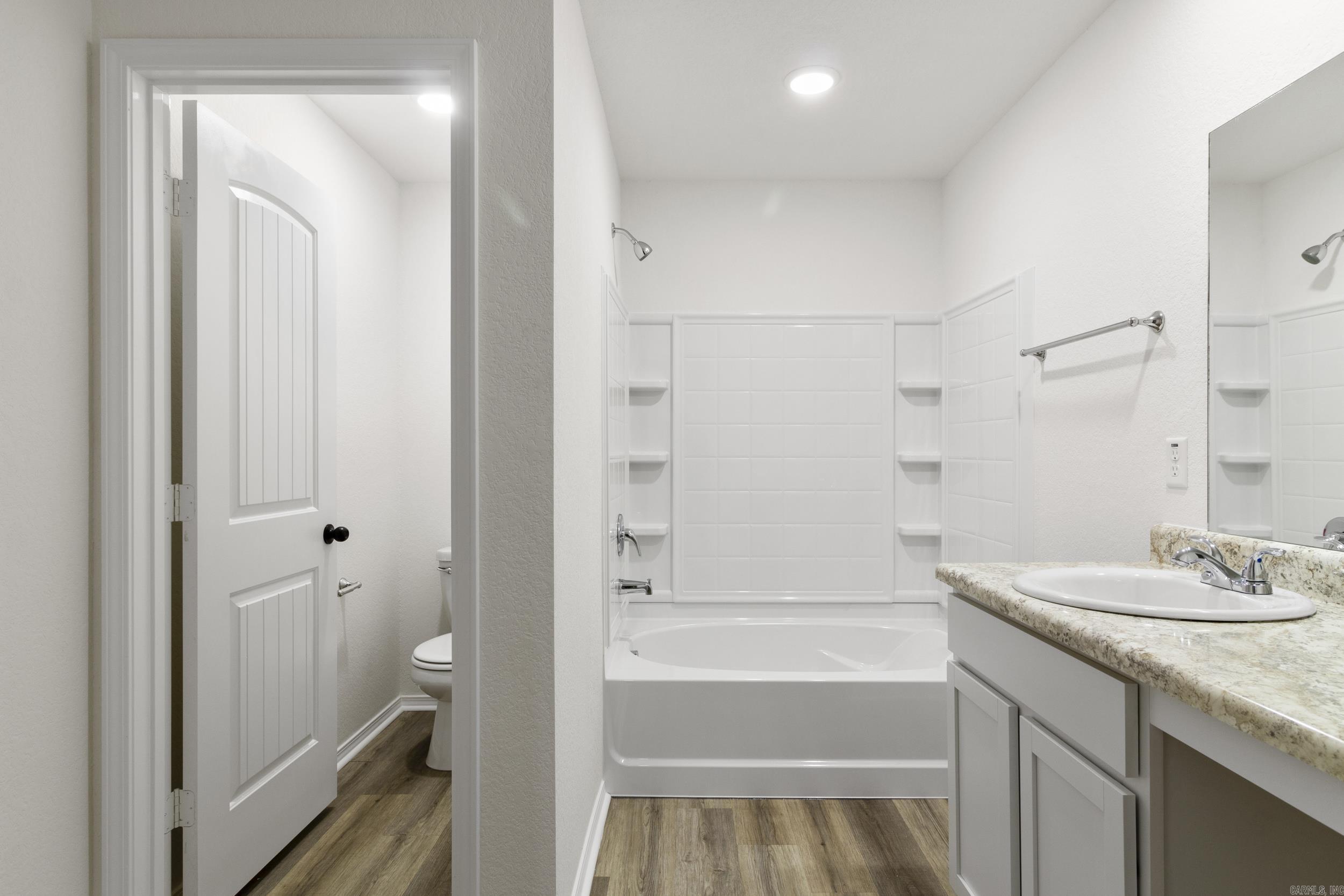 COUNTRY CLUB OF ARK THE - Residential