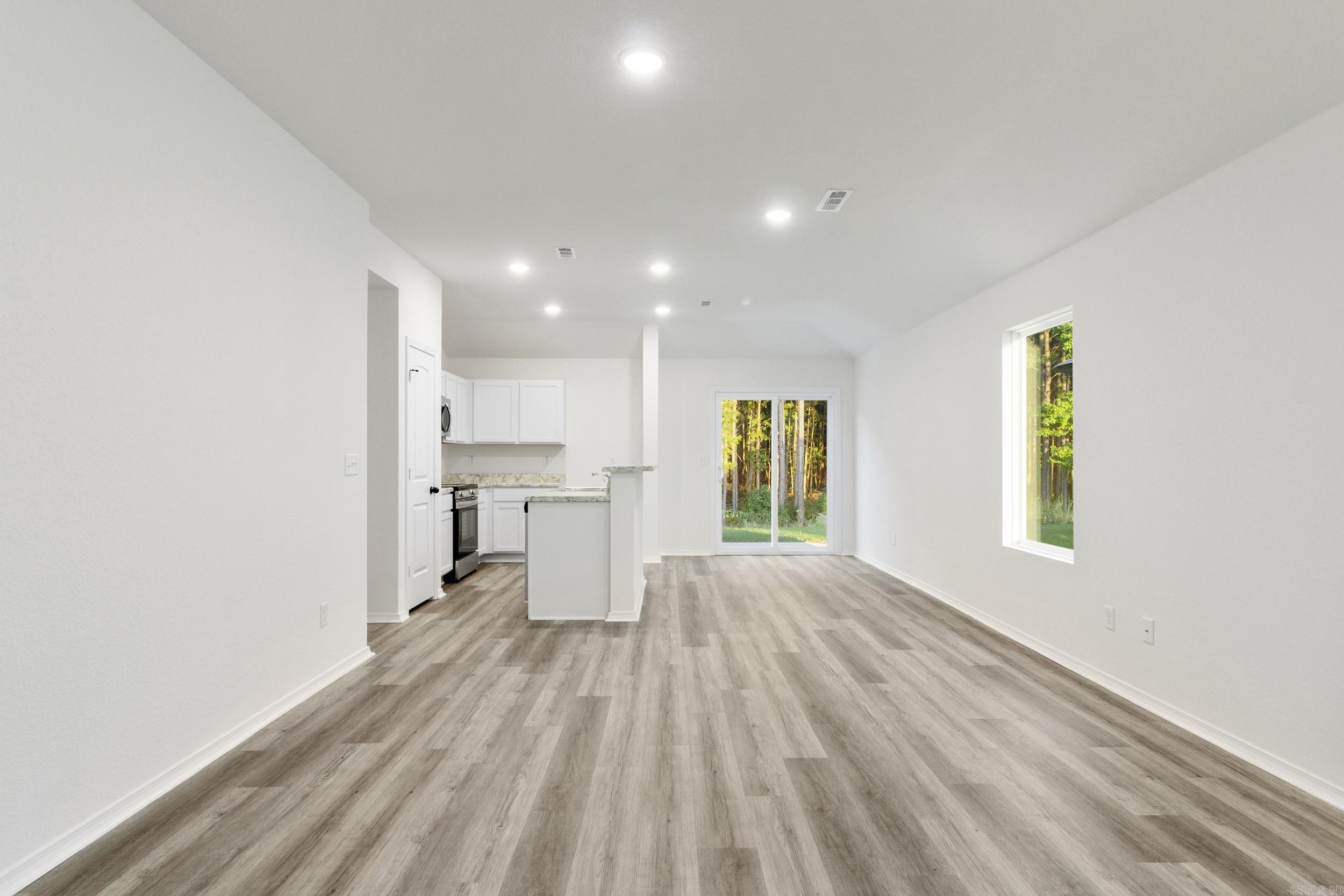 COUNTRY CLUB OF ARK THE - Residential