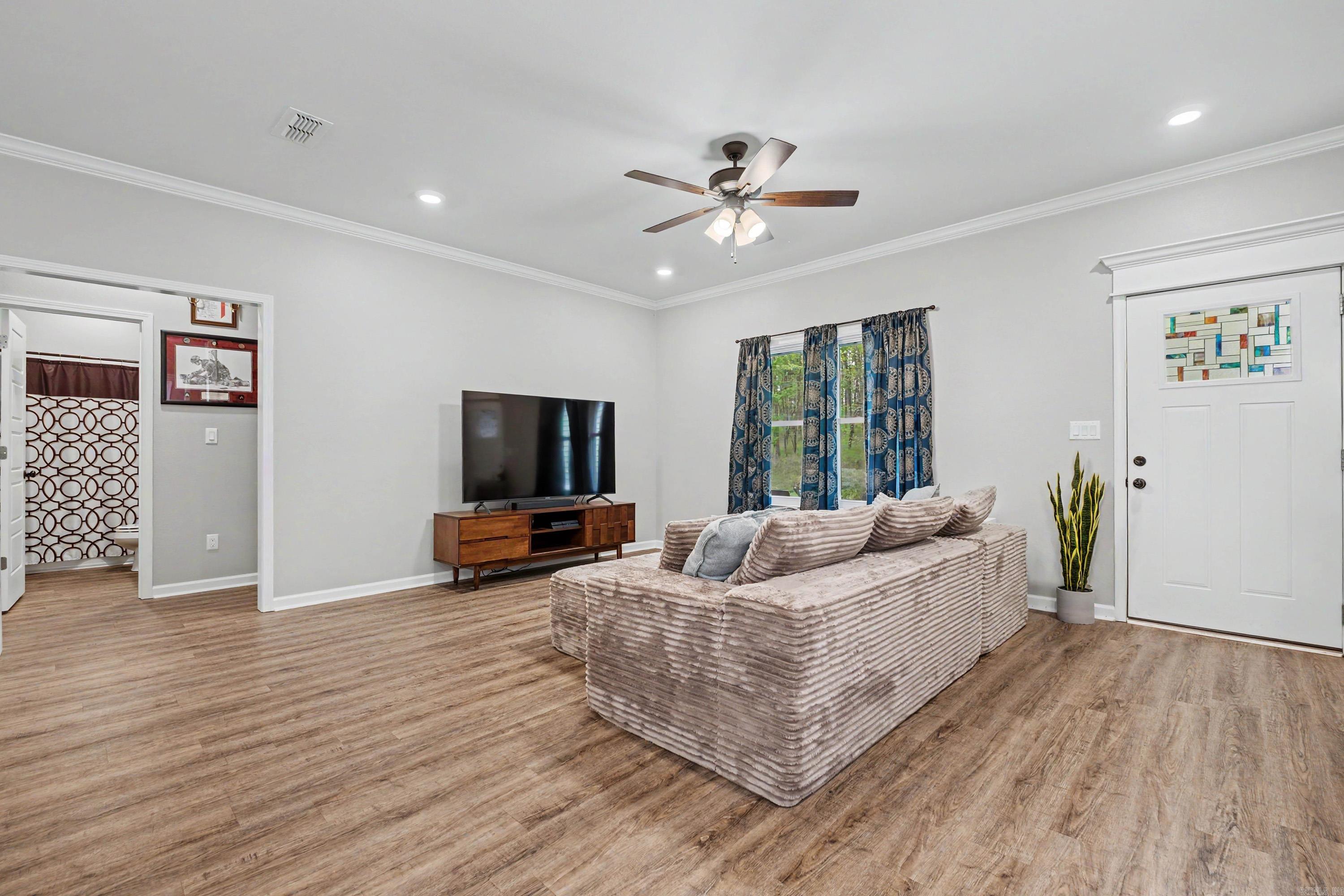 DIAMONDHEAD J - Residential