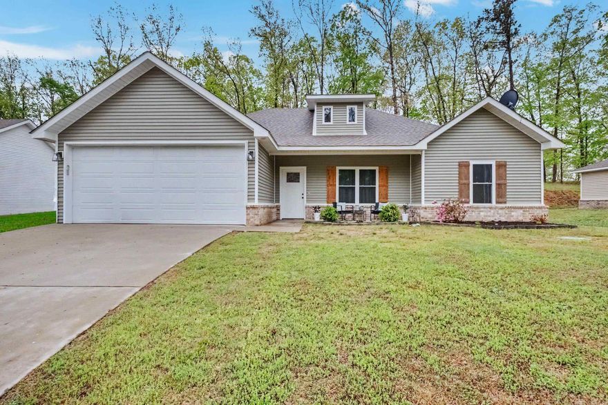 Whether you’re looking for a full-time home or a weekend escape, 123 Stonebriar Drive delivers. Located in the gated Diamondhead community just minutes from the Ouachita River, you’ll enjoy golf, marina access, pool, tennis, dining, and more, all right at your fingertips.  Inside offers an open layout with granite countertops, custom cabinetry, pantry, and LVP flooring, plus a spacious primary suite designed for comfort and relaxation. Backed by woods for a peaceful, private setting. Enjoy the convenience, amenities, and lifestyle Diamondhead has to offer.