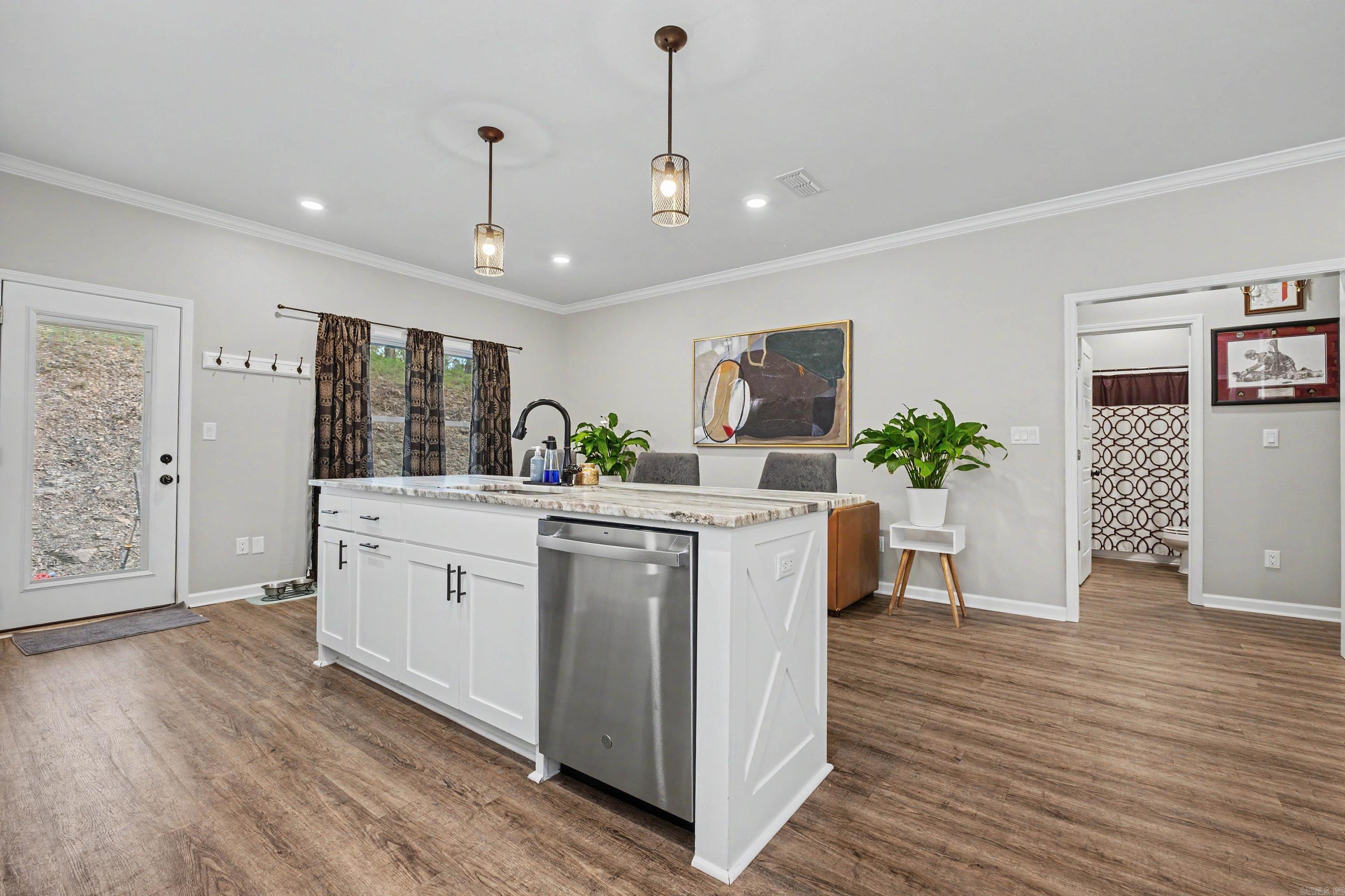 DIAMONDHEAD J - Residential