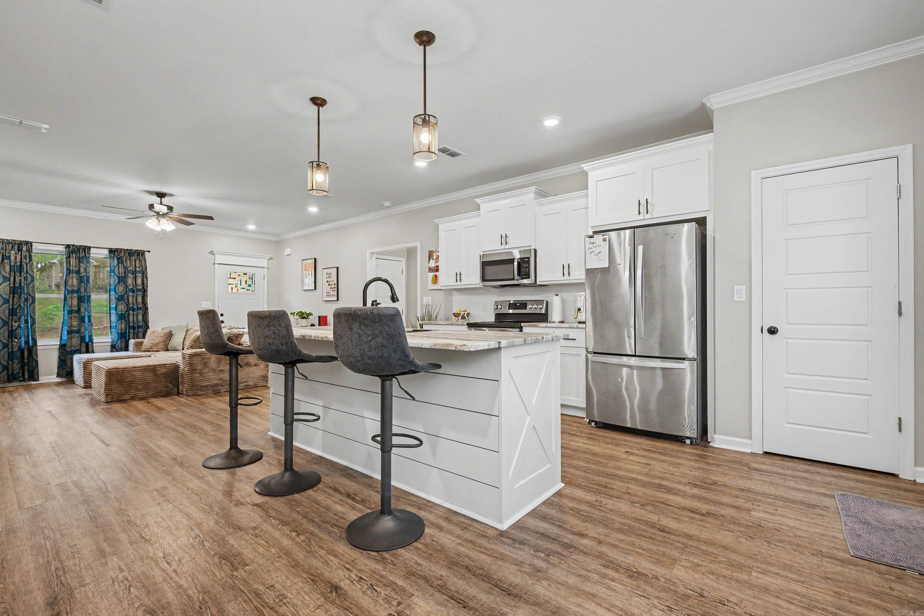 DIAMONDHEAD J - Residential