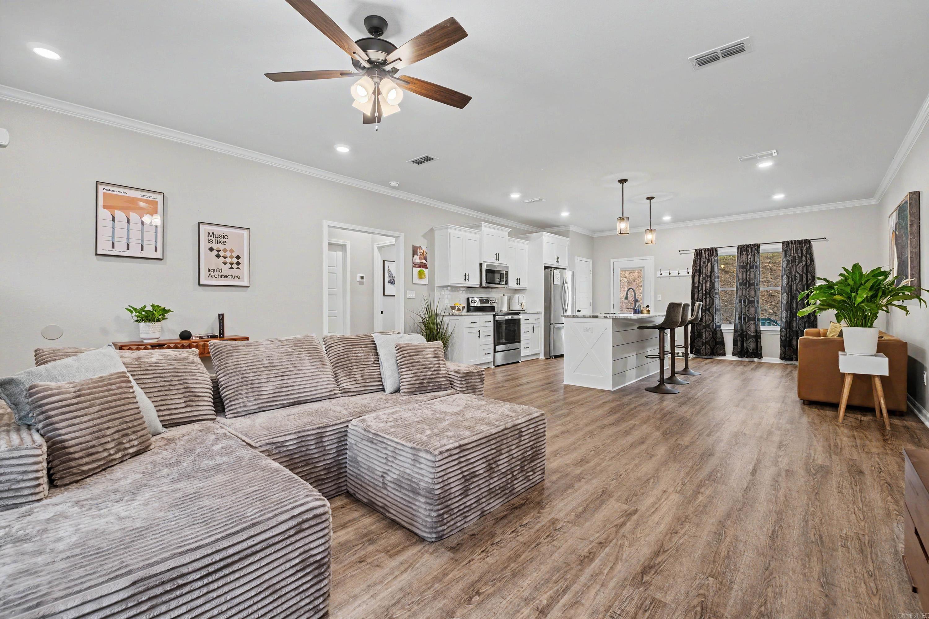 DIAMONDHEAD J - Residential