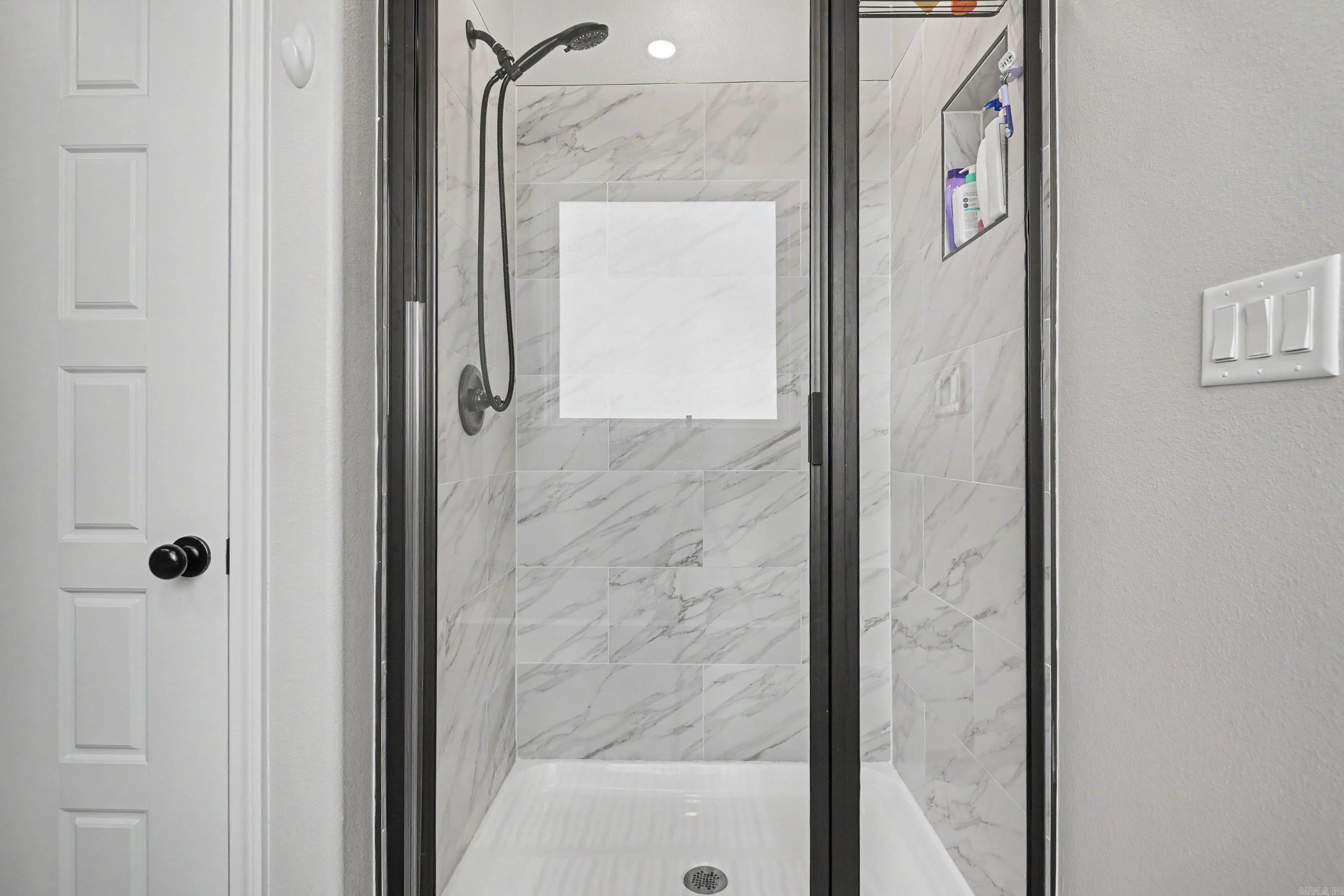 DIAMONDHEAD J - Residential